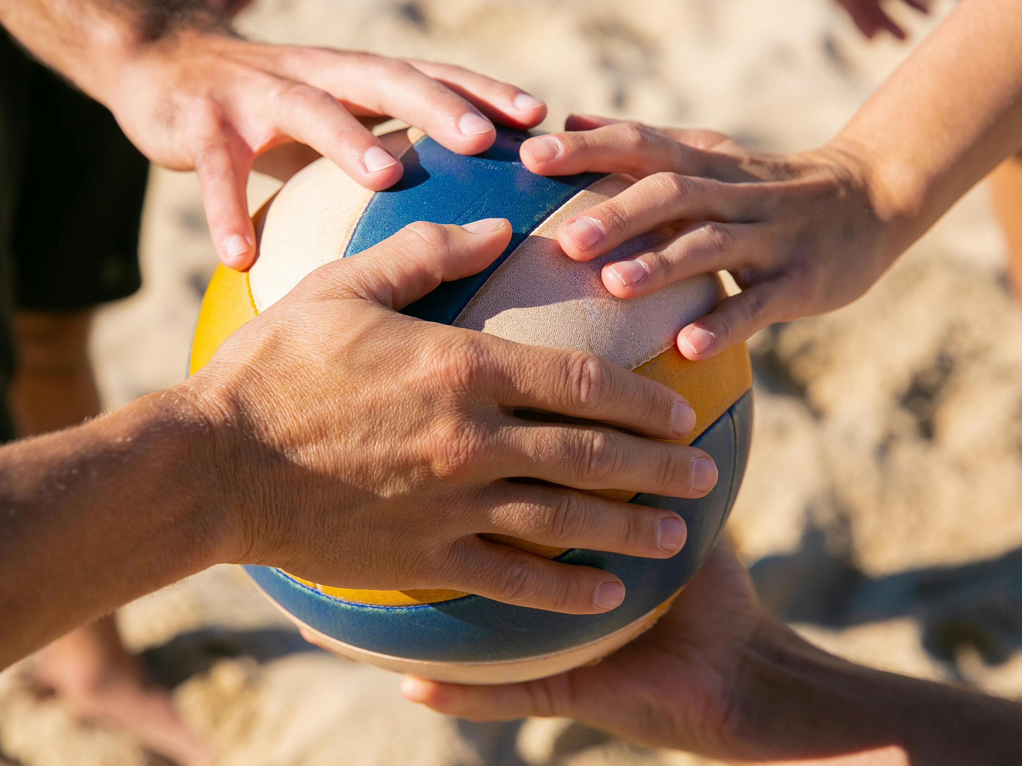Sunbeds, palm trees and real sand – Roberto Beach at nearby Heimstettener See delivers serious holiday vibes just 10 minutes from the hotel. Chill by the lake or join one of the many beach-style events.
