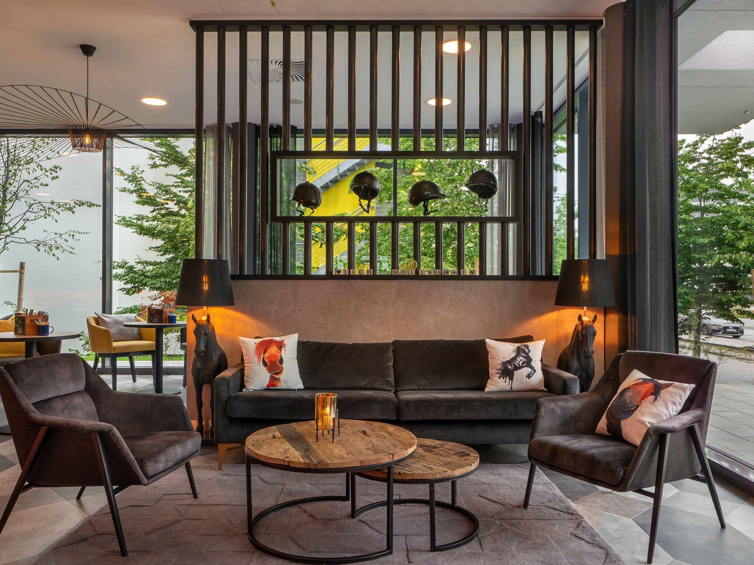 Holiday Inn – the niu, Fury Aschheim Messe Lobby Lounge