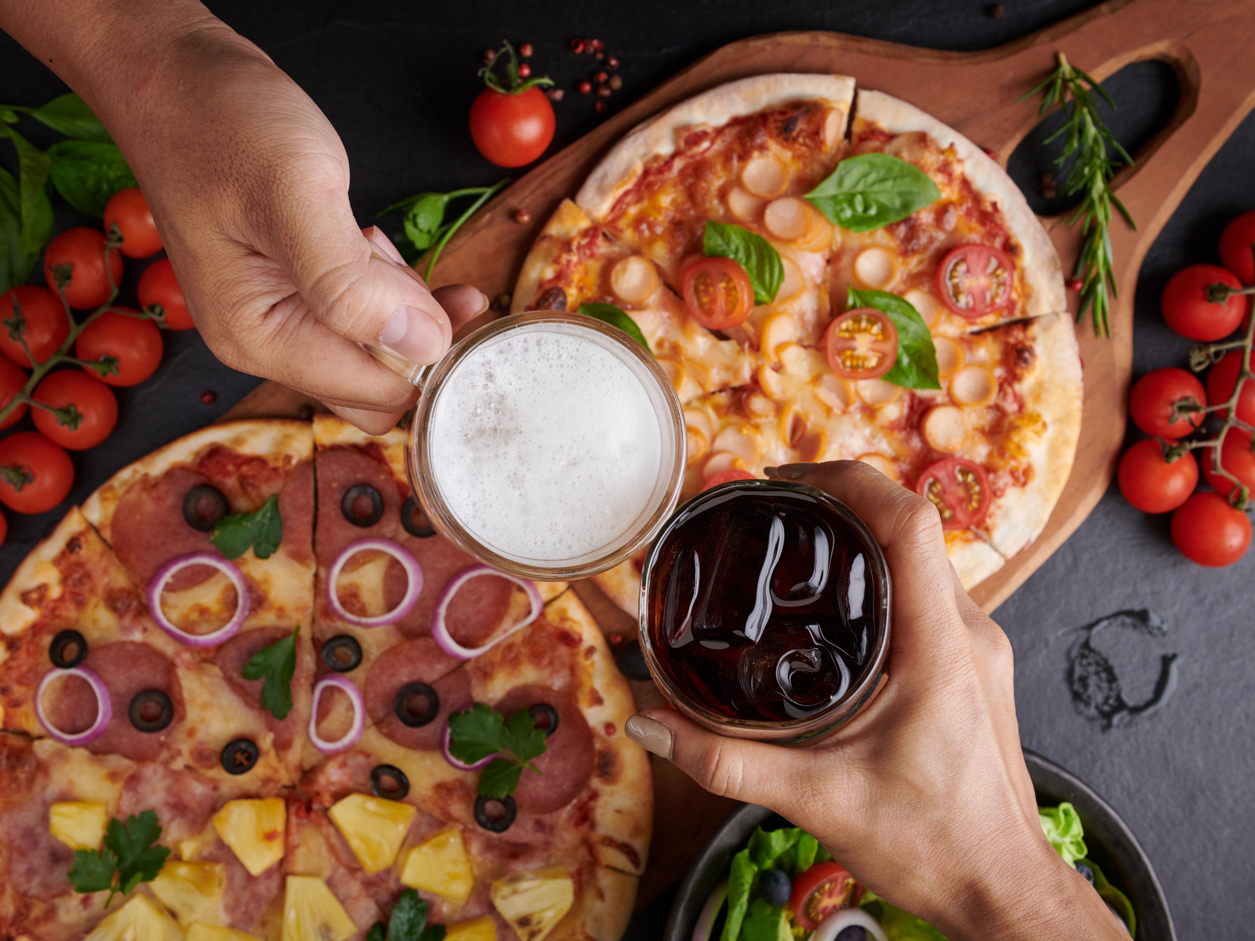 Make the most of your Berlin stay with our discounted Half Board package: Enjoy a delightful breakfast to start your day, then wind down with a pizza or flammkuchen and two refreshing drinks of your choice in the evening. A tasty way to relax after exploring the city.