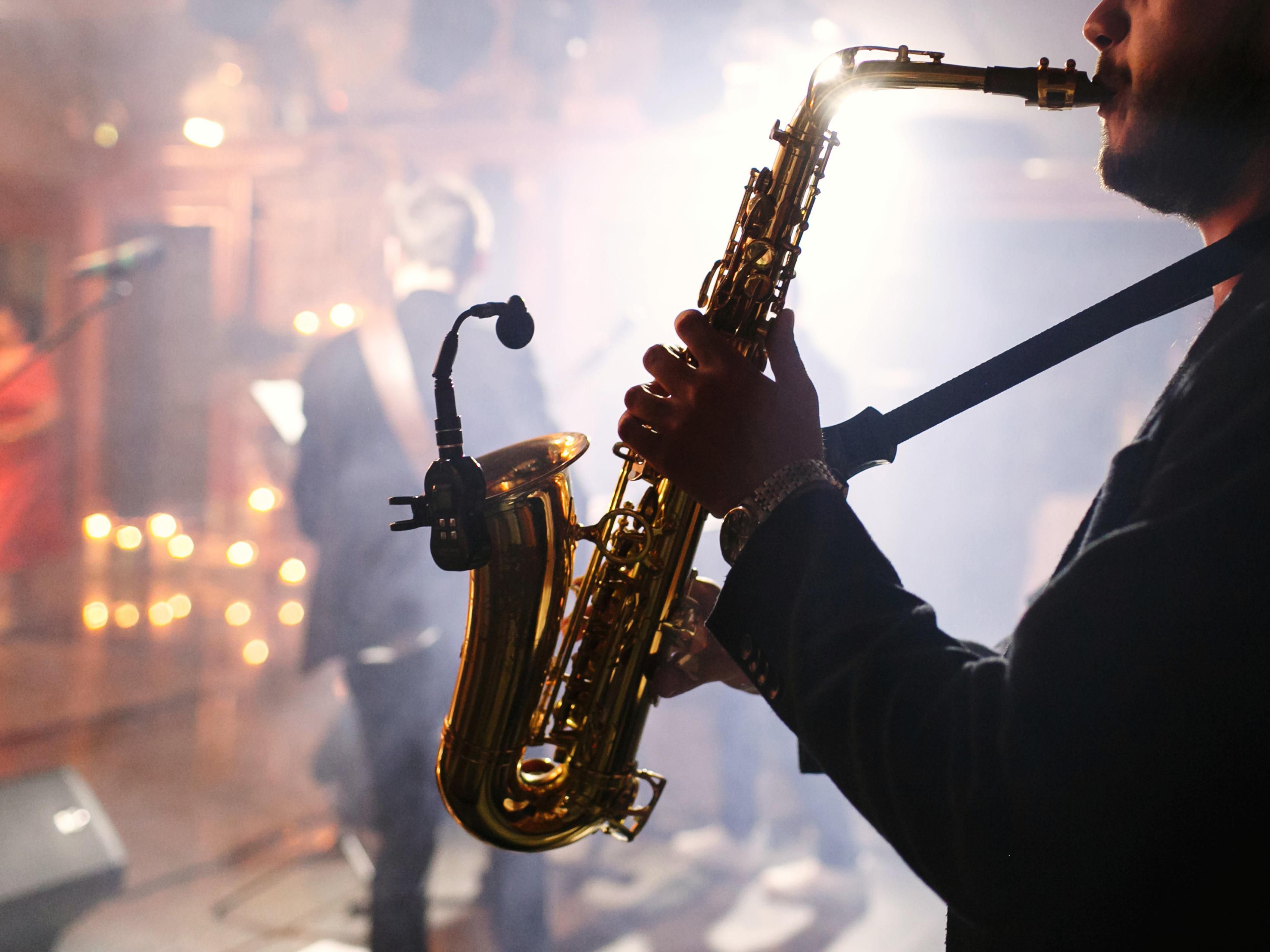 From May 14–18, Berlin’s XJazz Festival brings the city’s vibrant music scene to life with over 80 genre-defying acts. Experience jazz fused with electronic, neo-classical, and singer-songwriter styles in unique venues across the city. A must for music lovers who want to hear what’s next. Stay with us and dive into Berlin’s sound of now.