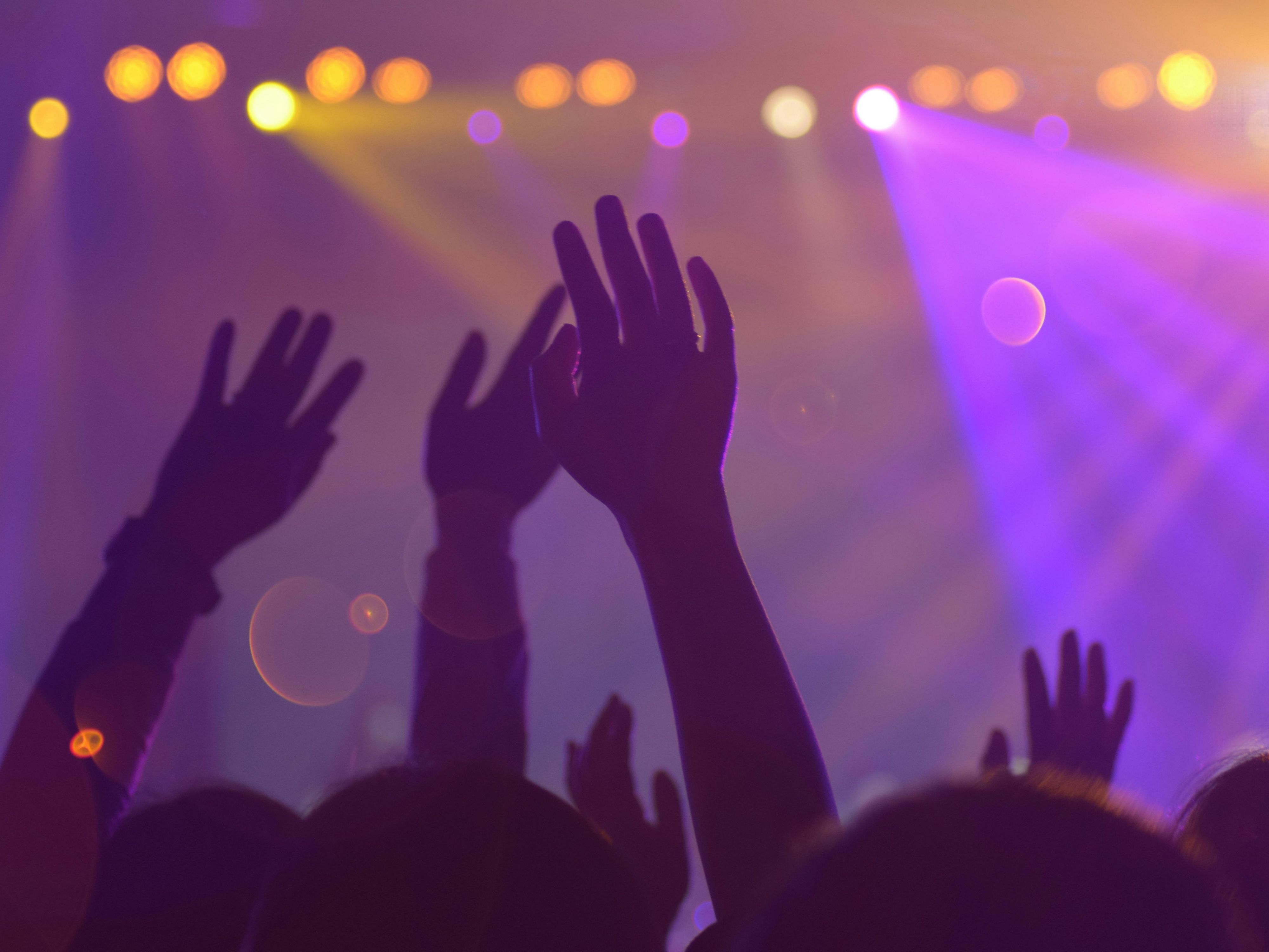 Berlin’s club scene is legendary and for good reason. From world-famous spots like Berghain to the wild, anything-goes energy of KitKat, plus countless other clubs, open-air gardens and pop-up venues. The crowds are welcoming, the drinks flow, and the music doesn’t stop ‘til sunrise. Ready when you are.