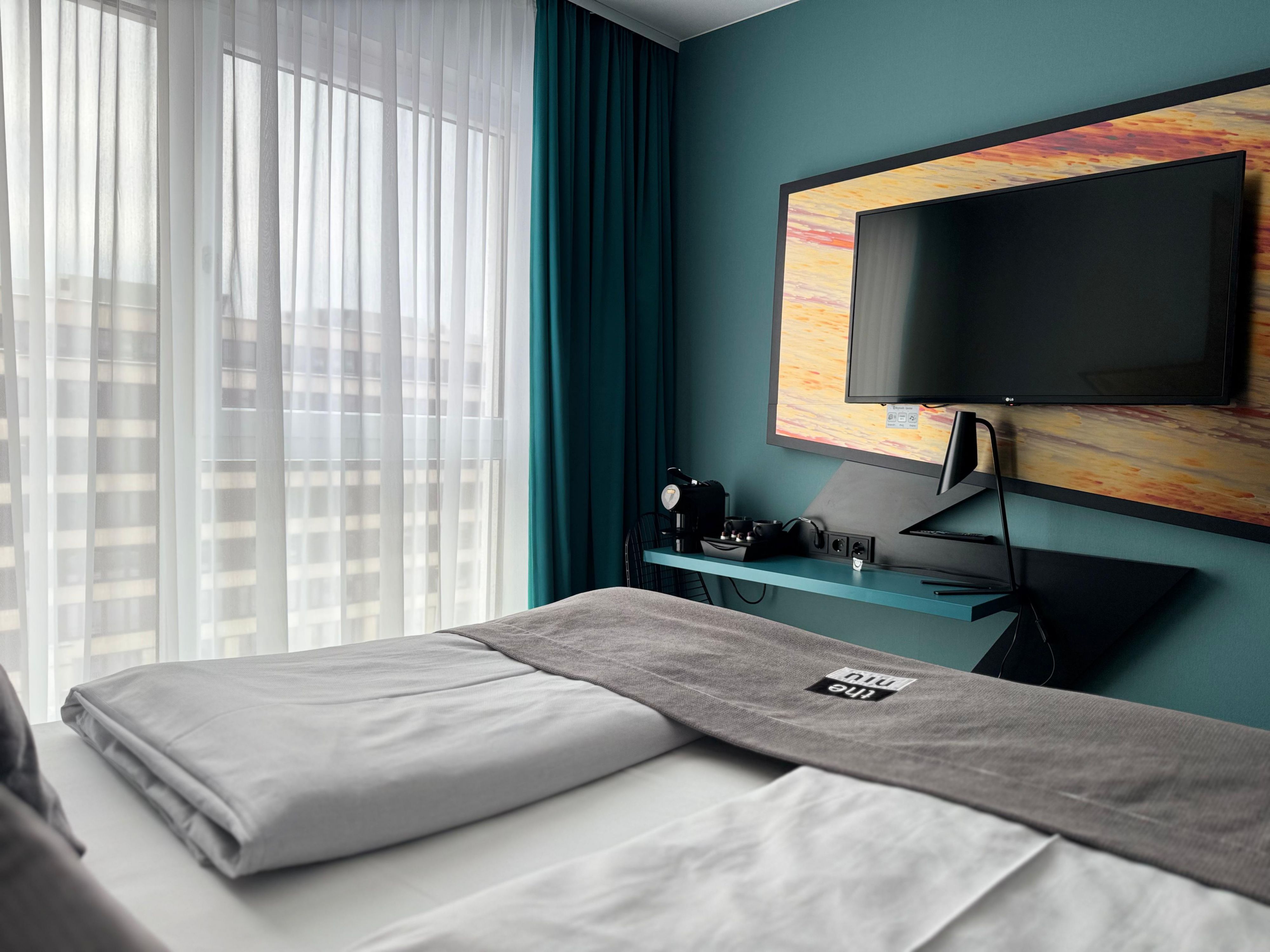berlin-hotelzimmer-holiday-inn-the-niu-flash-berlin-charlottenburg