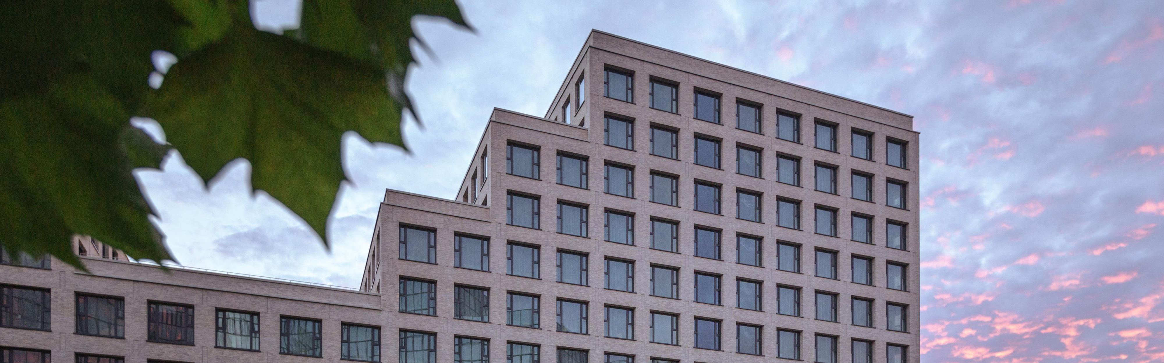 Ideal spot between Südkreuz and Schöneberg station, near highway