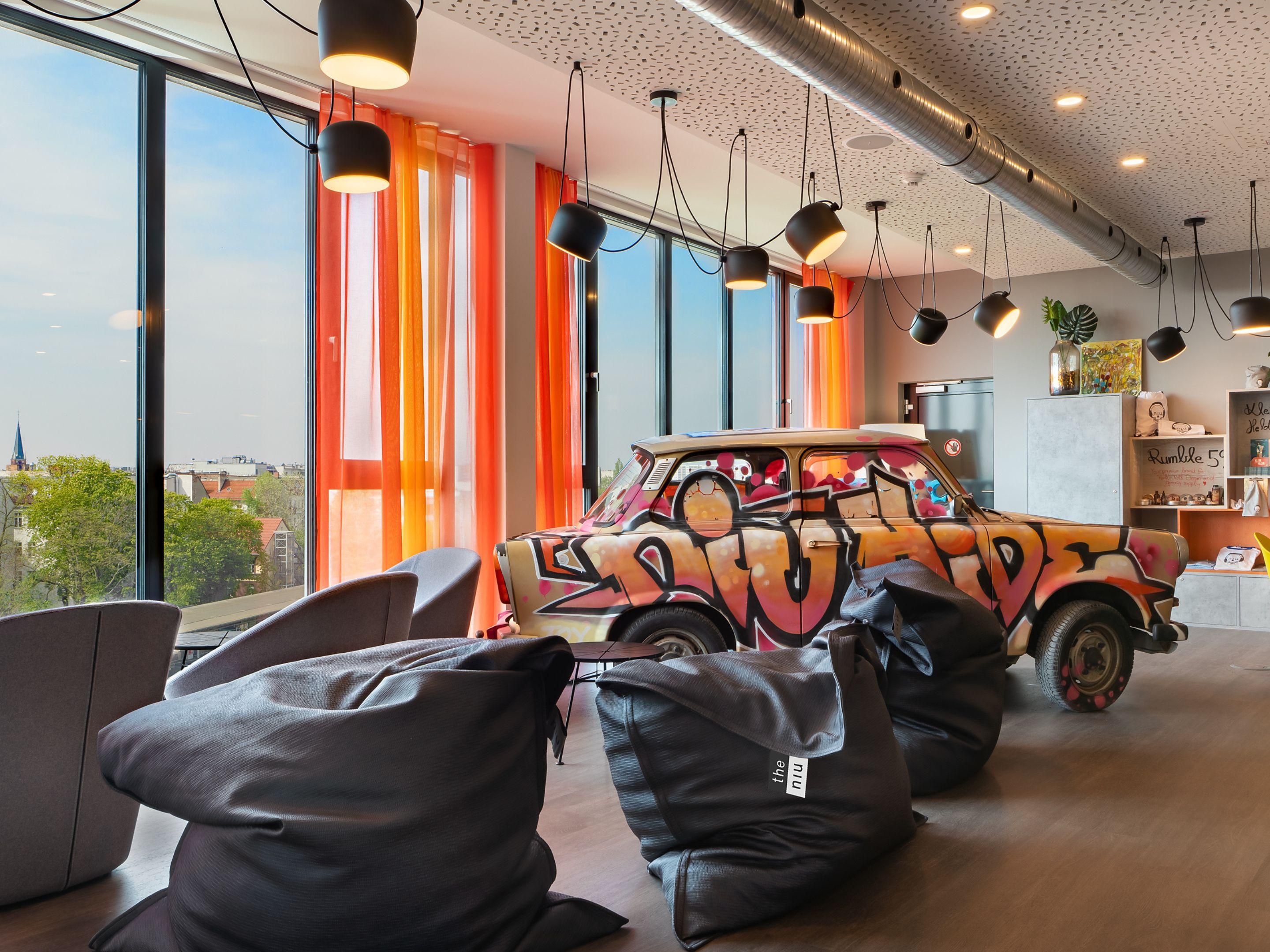 Holiday Inn – the niu, Hide Berlin Hotel Lobby