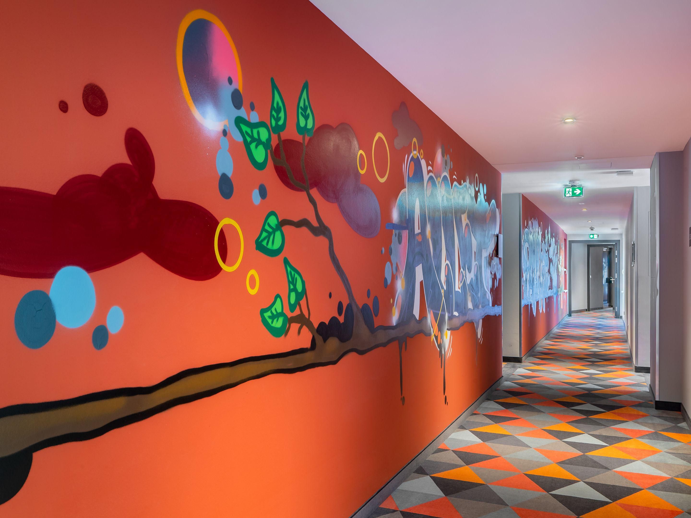 Holiday Inn – the niu, Hide Berlin Hallway Mural