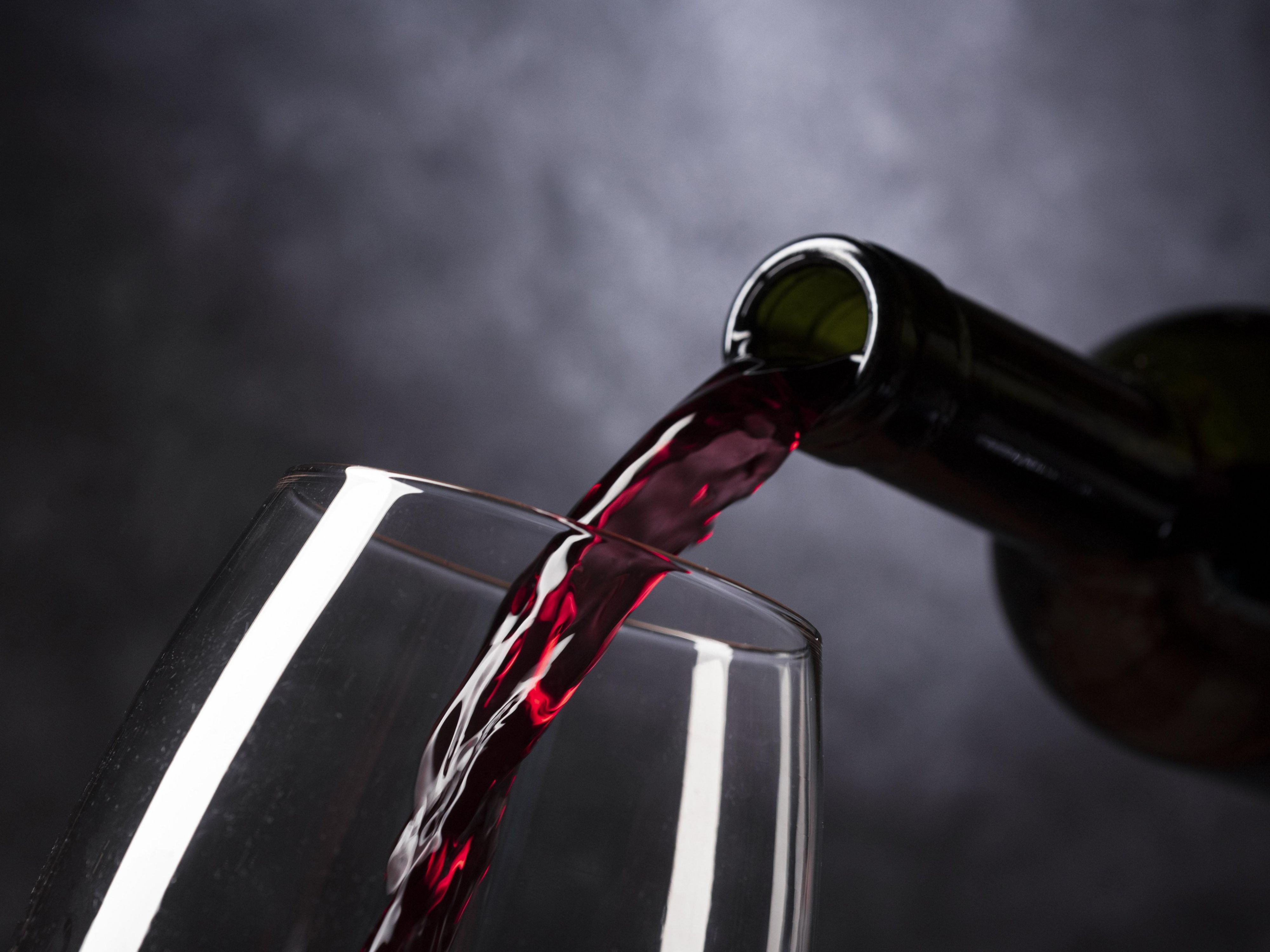 From April 4 to 6, the Bremen Trade Fair is all about fine wines. Taste wines and sparkling wines directly from the winemakers and discover sustainable cultivation methods. Friday and Saturday from 2–10 PM, Sunday from 12–6 PM. Admission is €25. Enjoy your stay and a restful night with us in Bremen!