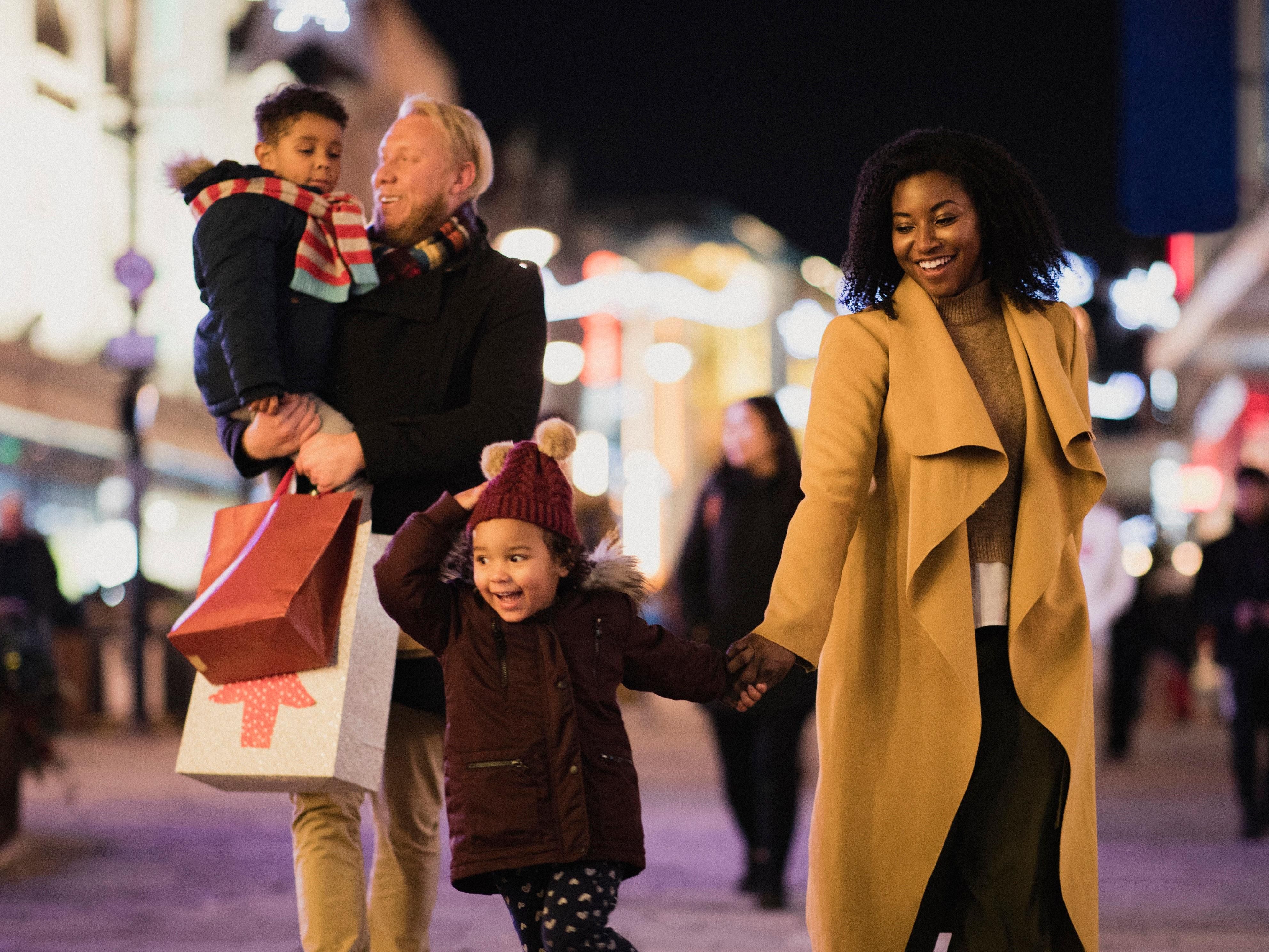 Ready, set, shop! From 7 January to 3 February 2026, Düsseldorf turns into a paradise for bargain hunters. For four weeks, the city’s shops are bursting with discounts, special offers, and must-grab deals. Whether you’re after fashion, lifestyle, or design – don’t miss the best bargains of the season!
