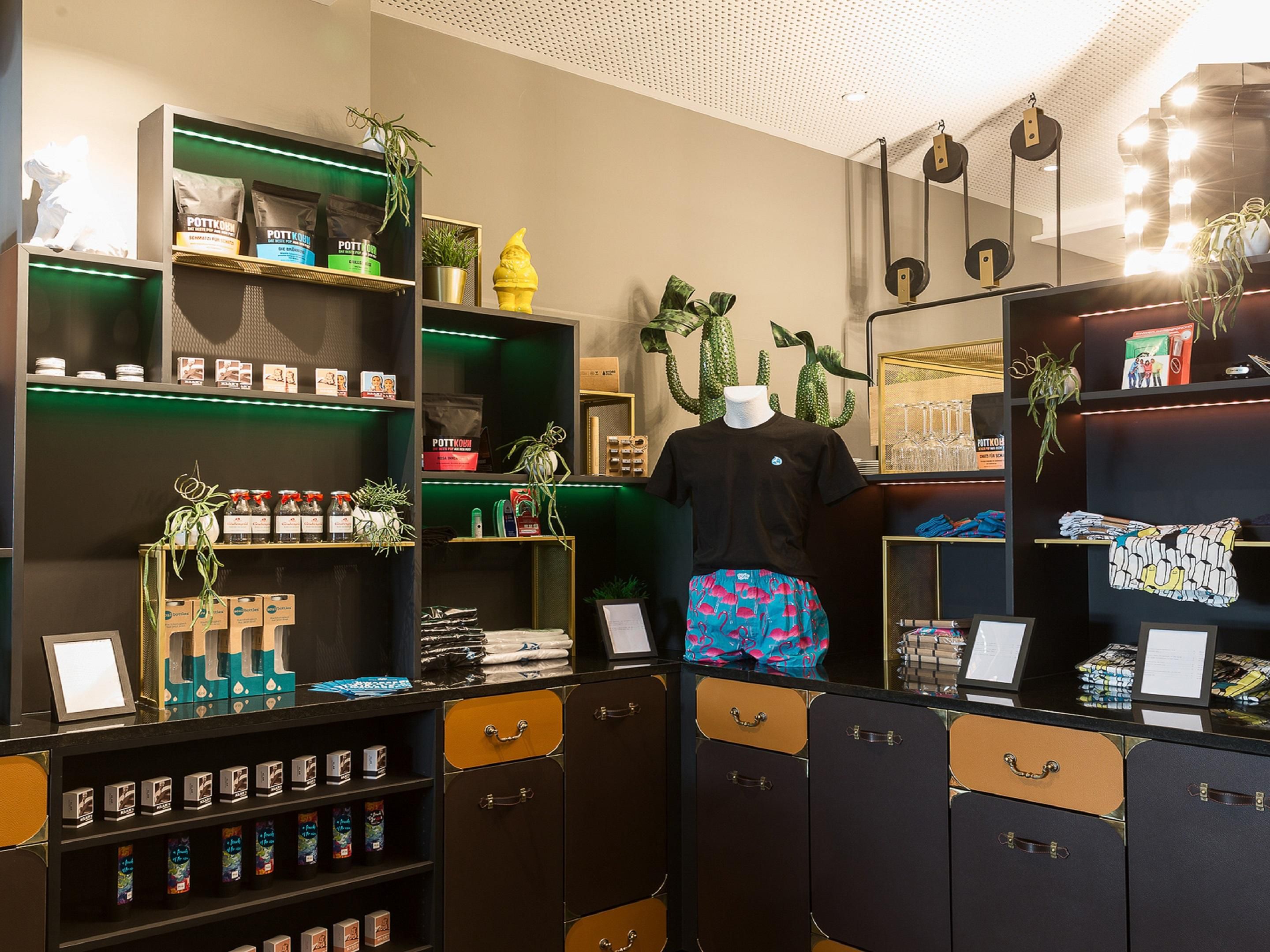 Discover special gifts and souvenirs in our hotel shop