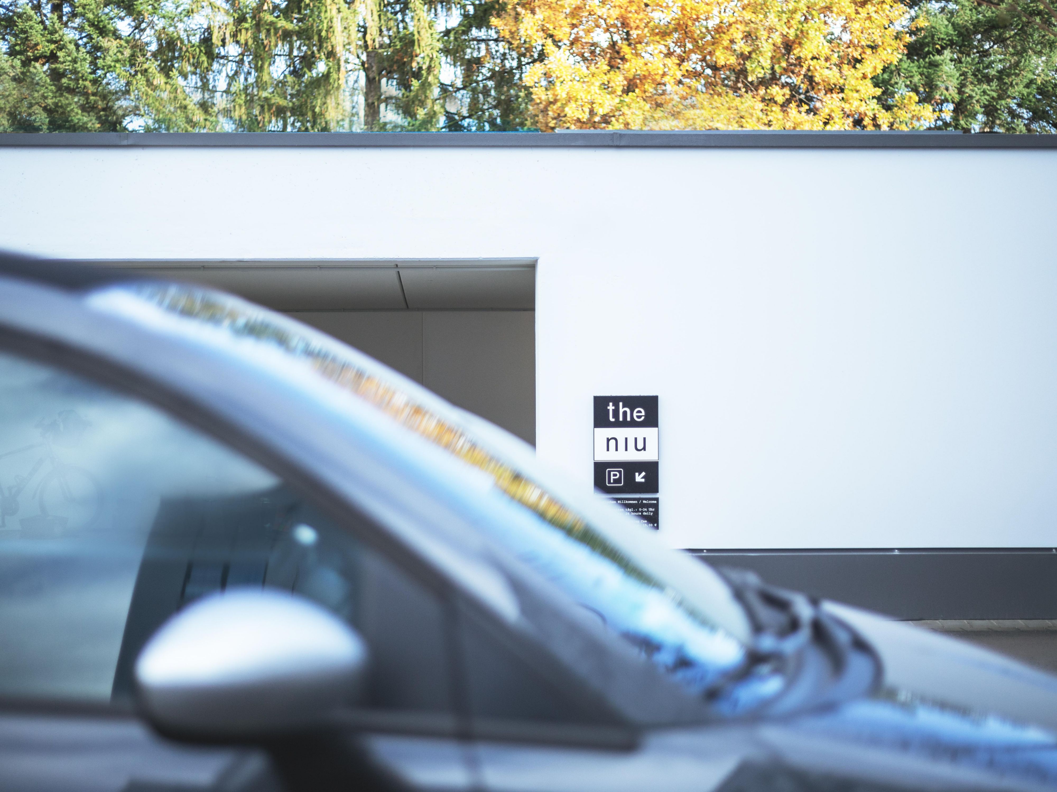 Driving to Frankfurt by car? Our hotel offers up to 85 underground parking spaces (charges apply) for our guests. Please understand that reservations are not possible. Alternatively, you can use the Messe parking garage nearby and take a tram directly to our hotel. We wish you a safe and pleasant journey!
