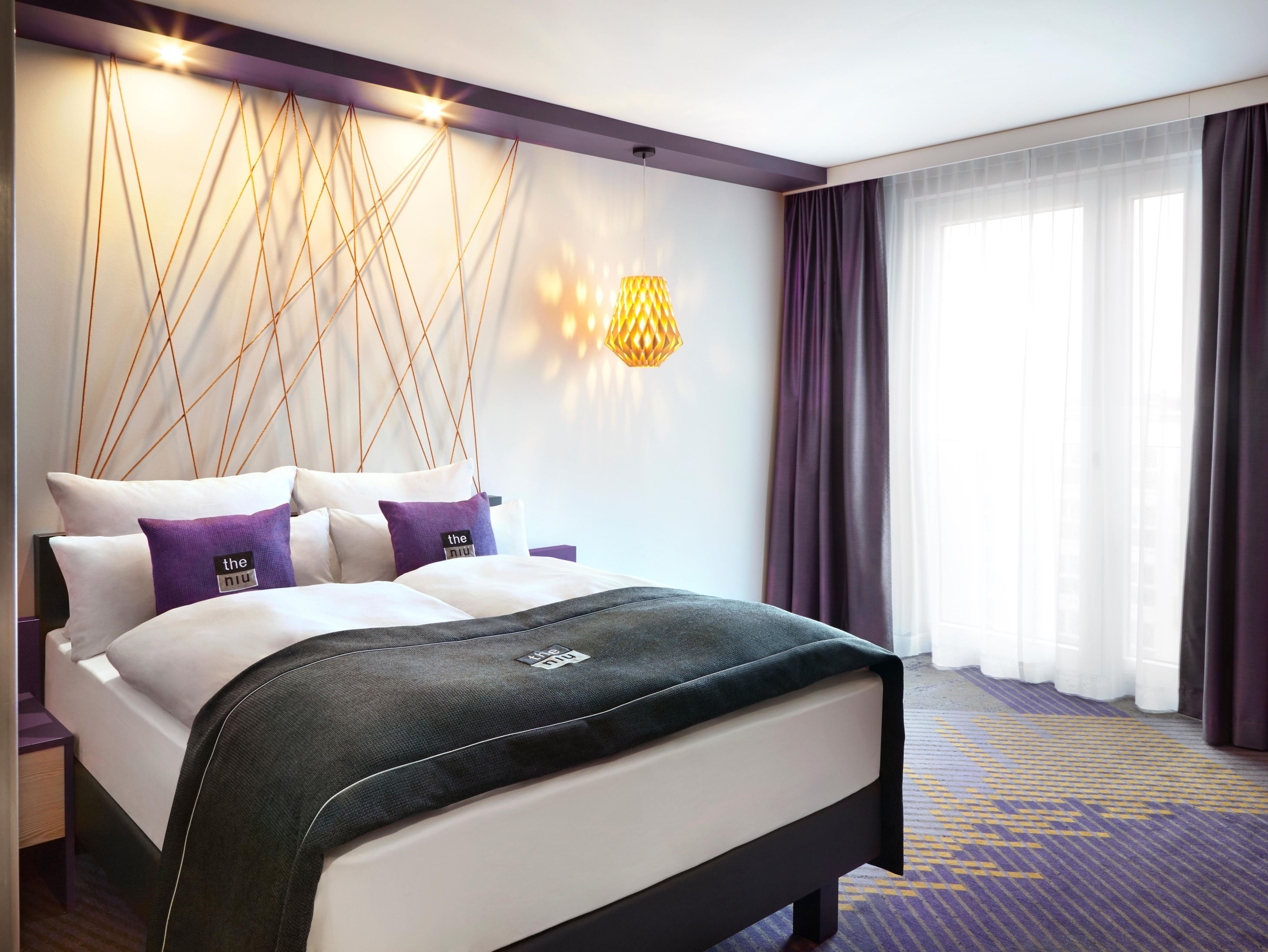 Families or friends booking two rooms together at our hotel Holiday Inn the niu, Air Frankfurt Messe, can request rooms side by side (subject to availability). This lets you stay close while having your own private space to relax and enjoy your stay comfortably.