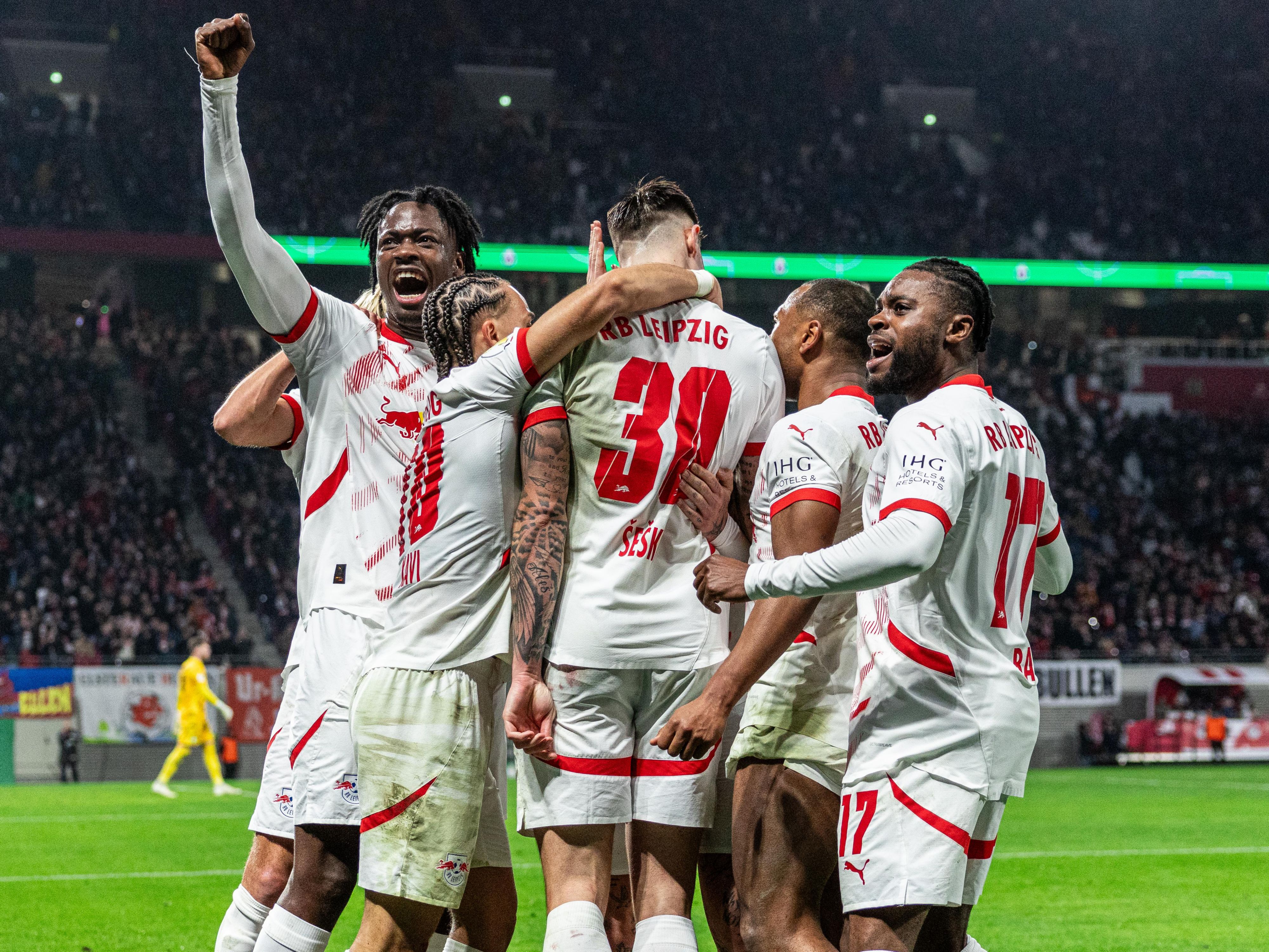 This August, we're celebrating our loyal guests: Every week, we’re giving away 2 men’s and 5 women’s RB Leipzig jerseys – signed by hand! IHG Gold Members and above have a chance to receive a jersey with a stay of 4 nights or more – families already from 3 nights! Just say the keyword “Team Spirit” at check-in. Be quick – supplies are limited!