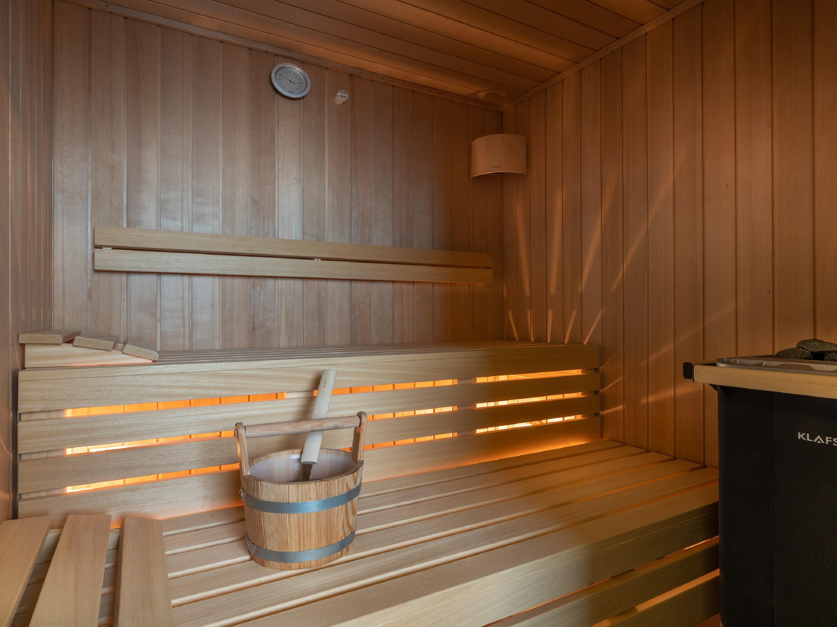 Unwind in our cozy ground-floor sauna. Available for up to 4 people, this private space offers a peaceful retreat for relaxation. Enjoy the soothing warmth for just €6 per hour and escape the day’s stress in a comfortable setting.