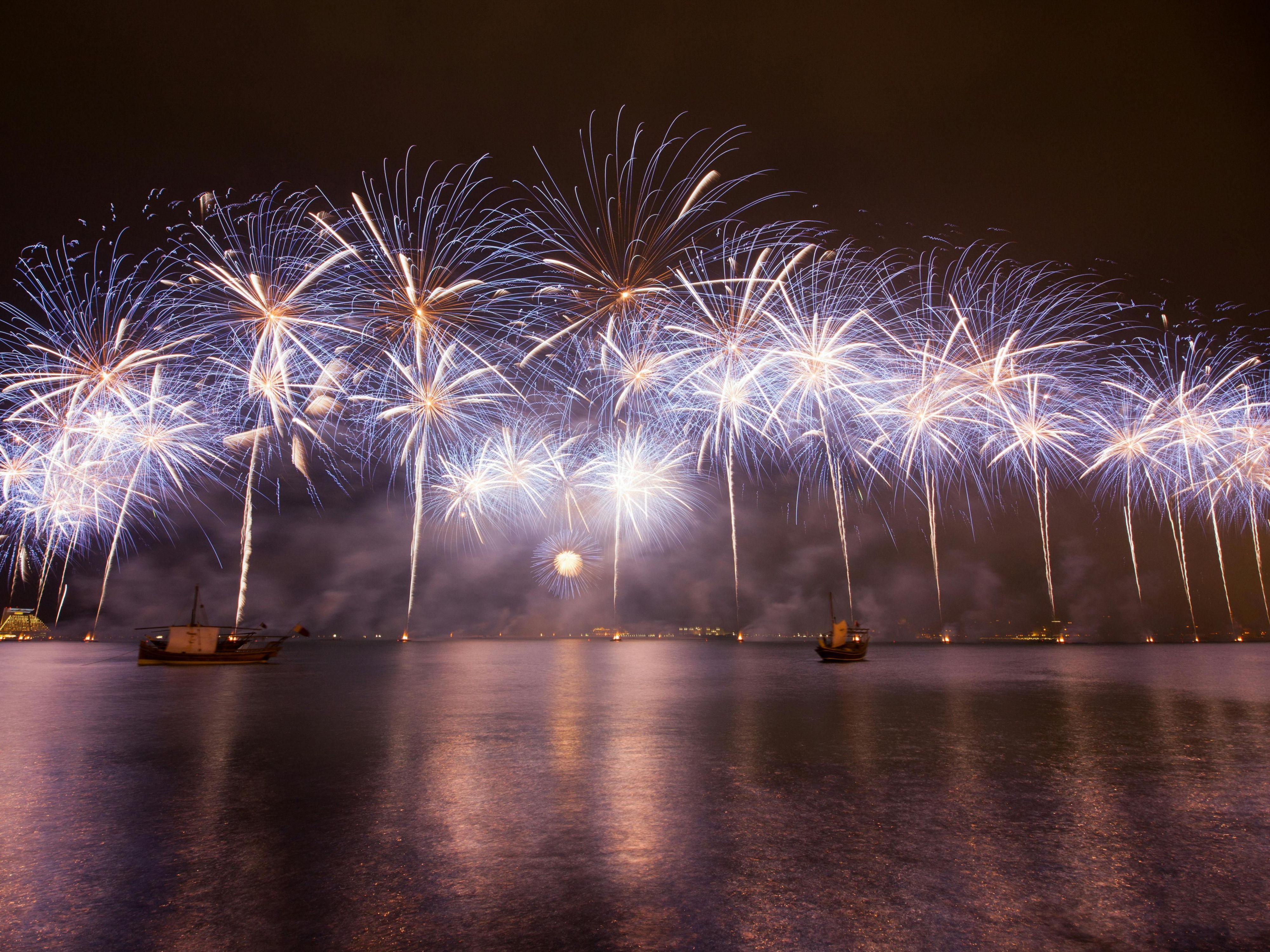 Celebrate New Year’s Eve 2025/26 with the ZDF show “Welcome 2026” in Hamburg’s HafenCity. The event takes place on December 31, 2025 – just about 20 minutes by train or a scenic 40-minute walk from our hotel. Book your stay now for an unforgettable evening!