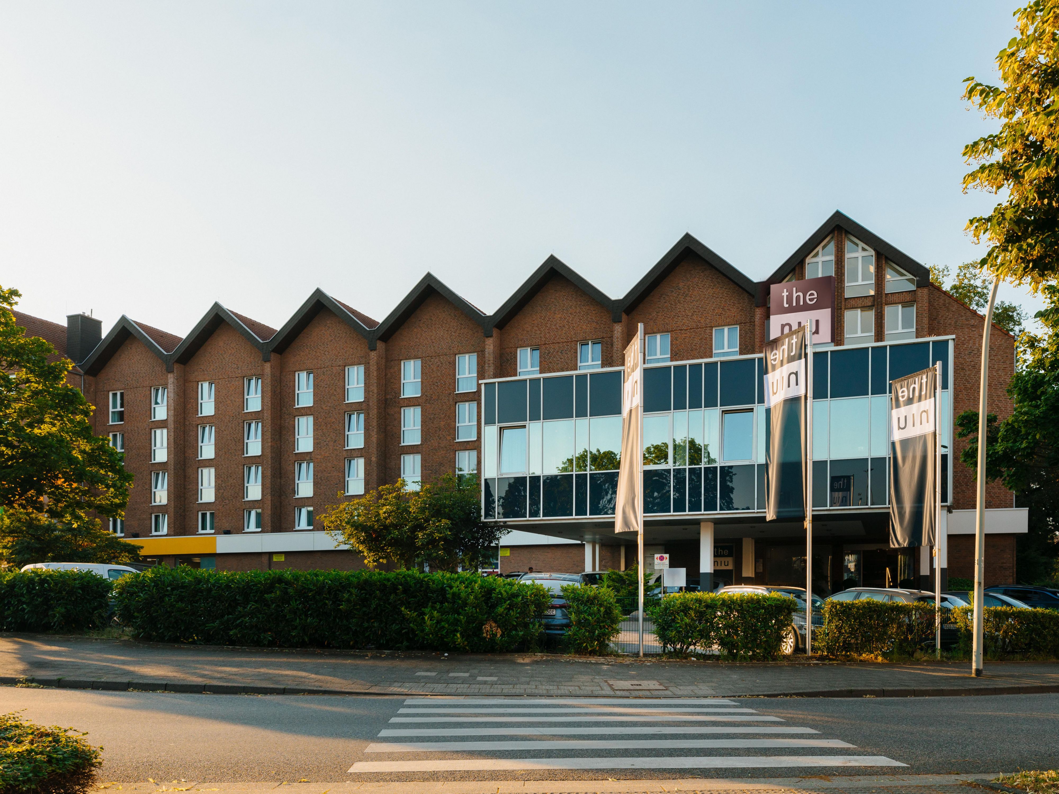 Our hotel is perfectly situated in the heart of Mönchengladbach, offering an ideal base for business or leisure. Whether arriving by car or public transport, getting here is quick and easy. With major roads, train stations, and local highlights just minutes away, you’ll enjoy seamless connections throughout your stay.