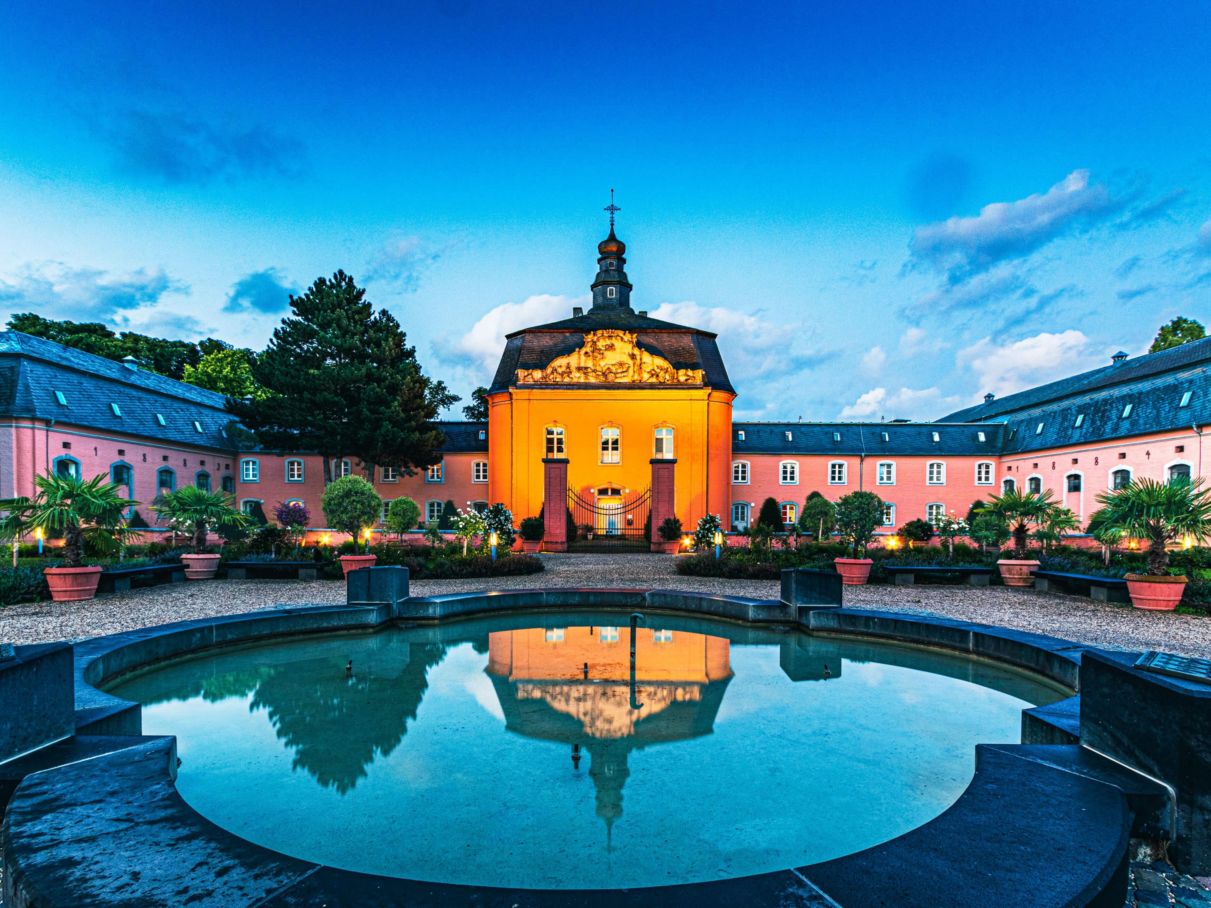 Experience the charm of staying in a region rich in history and culture. Our hotel places you within easy reach of stunning castles, historic sites, and vibrant cultural landmarks. Whether you’re exploring medieval architecture or enjoying local art and music, Mönchengladbach offers a unique blend of heritage and inspiration right at your doorstep.