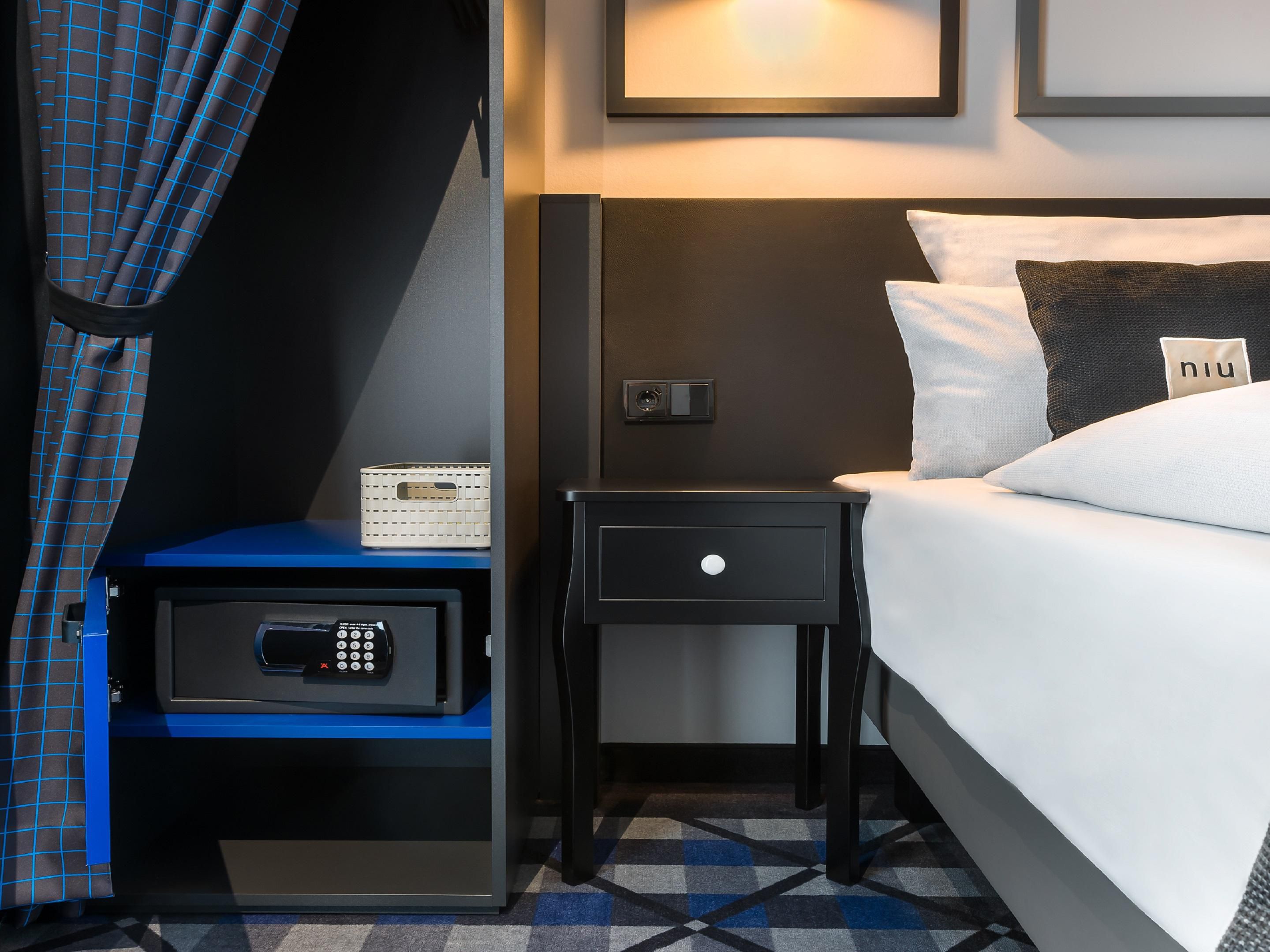 "Do you like listening to your favourite radio station, your own playlist or the latest news in the morning? Then simply connect your smartphone to the sound system in your room. After all, your own wake-up routine is still the best."