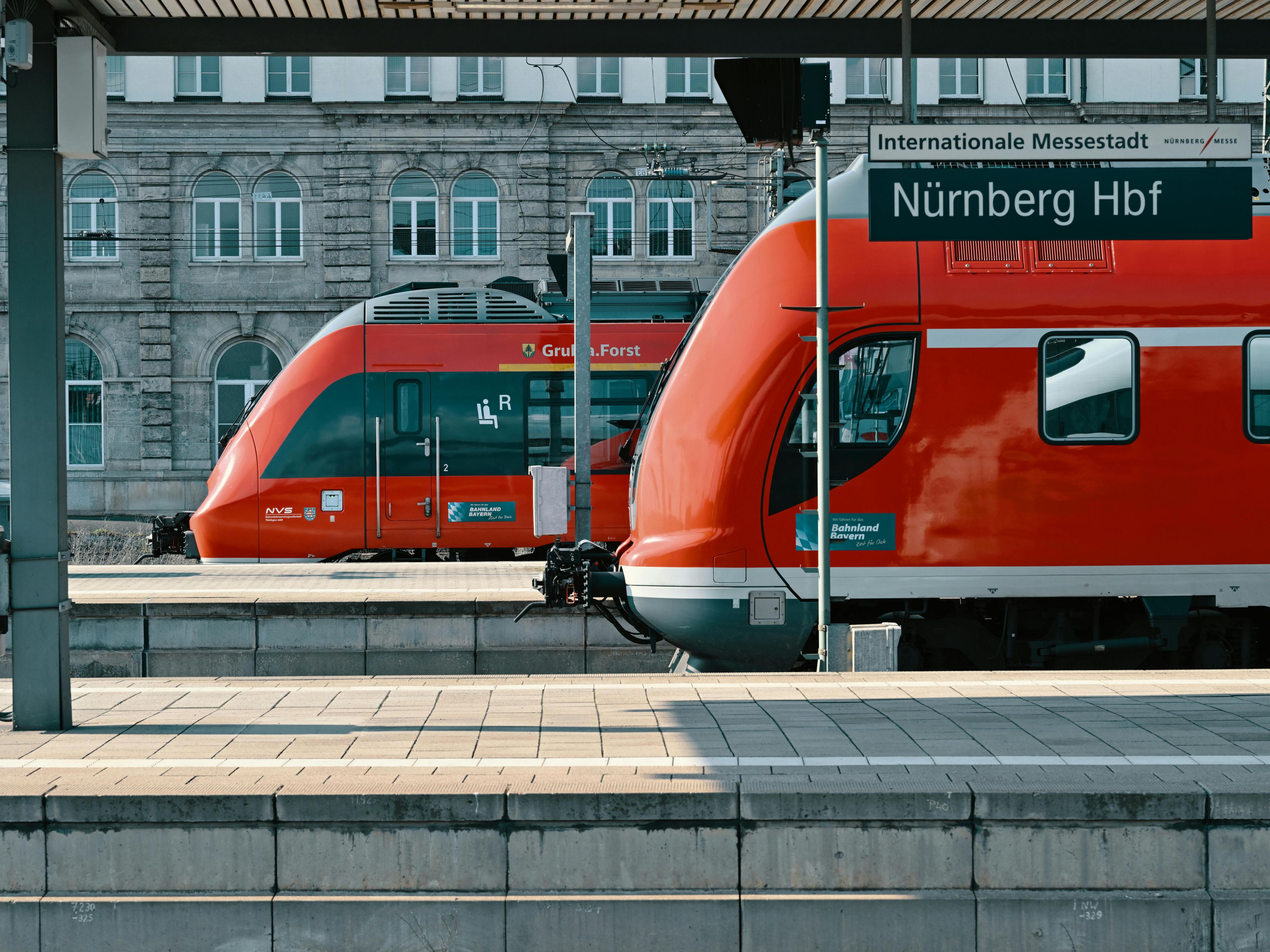 Our hotel boasts a very good accessibility: just 2.1 km from Nuremberg Central Station, 4.2 km from the Meistersingerhall and 6.8 km from the Max Morlock Stadium. Nuremberg Airport is also just 6.9 km away. Ideal for business and leisure travellers!