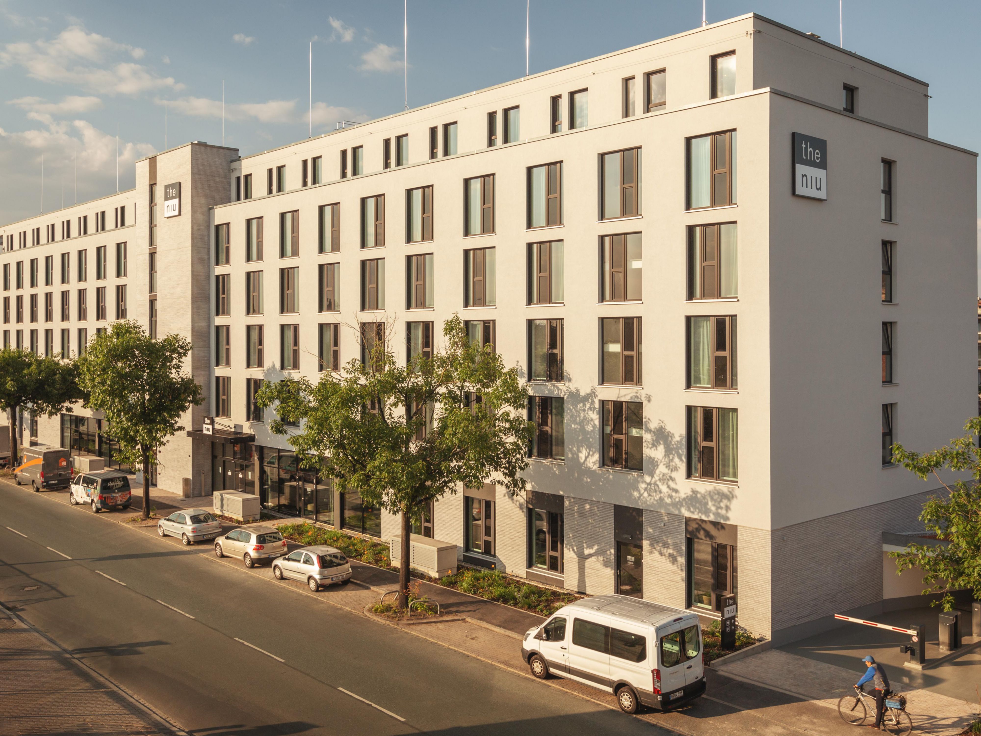 Our hotel boasts a very good accessibility: just 2.1 km from Nuremberg Central Station, 4.2 km from the Meistersingerhall and 6.8 km from the Max Morlock Stadium. Nuremberg Airport is also just 6.9 km away. Ideal for business and leisure travellers!