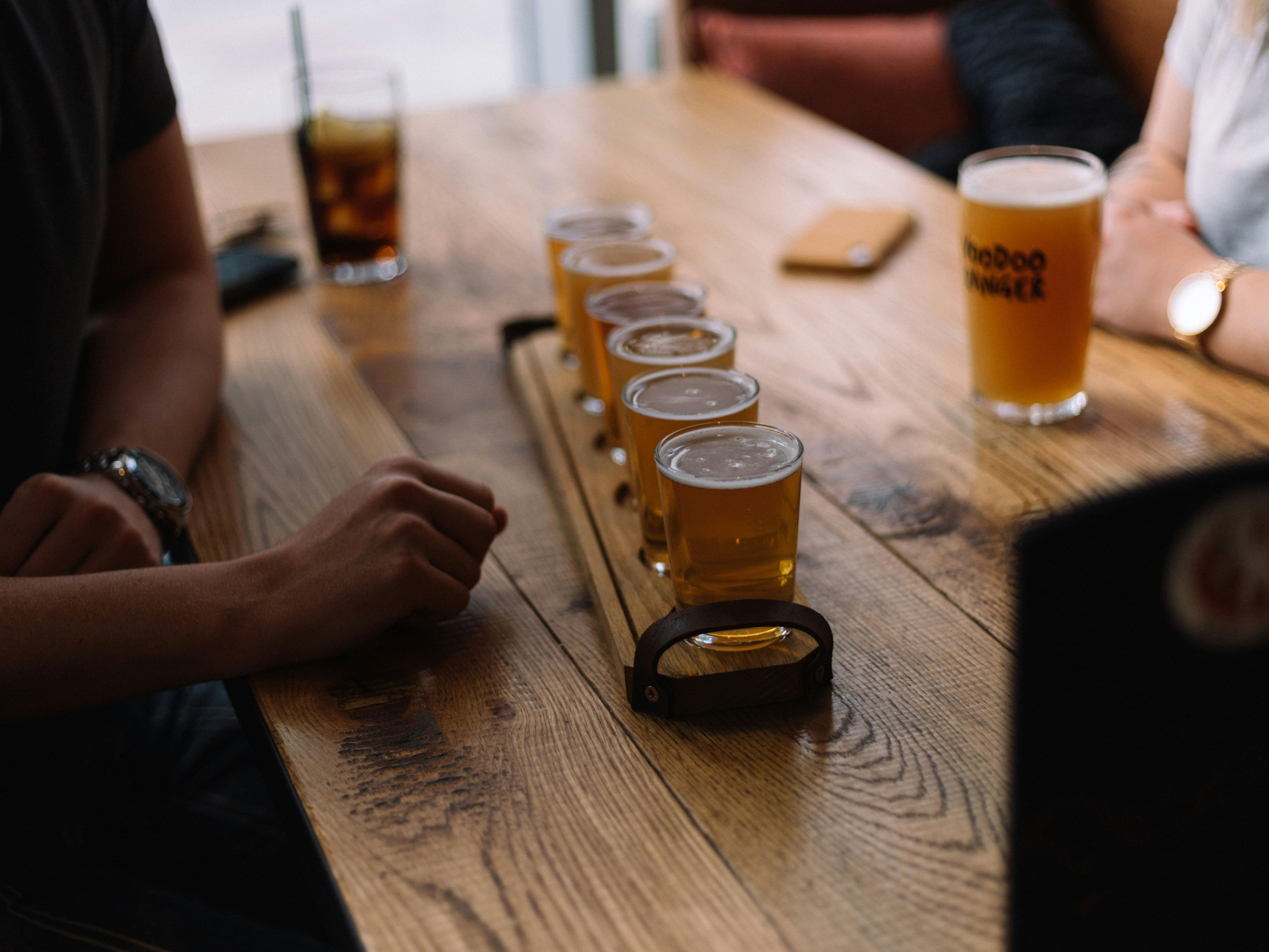 Starting May 16, our beer garden opens for the season! Enjoy a wide selection of drinks, sausage salad, Bavarian specialties, Austrian-style cold dishes, as well as pizza, tarte flambée, and wood-fired bread. The perfect spot to relax and unwind outdoors.