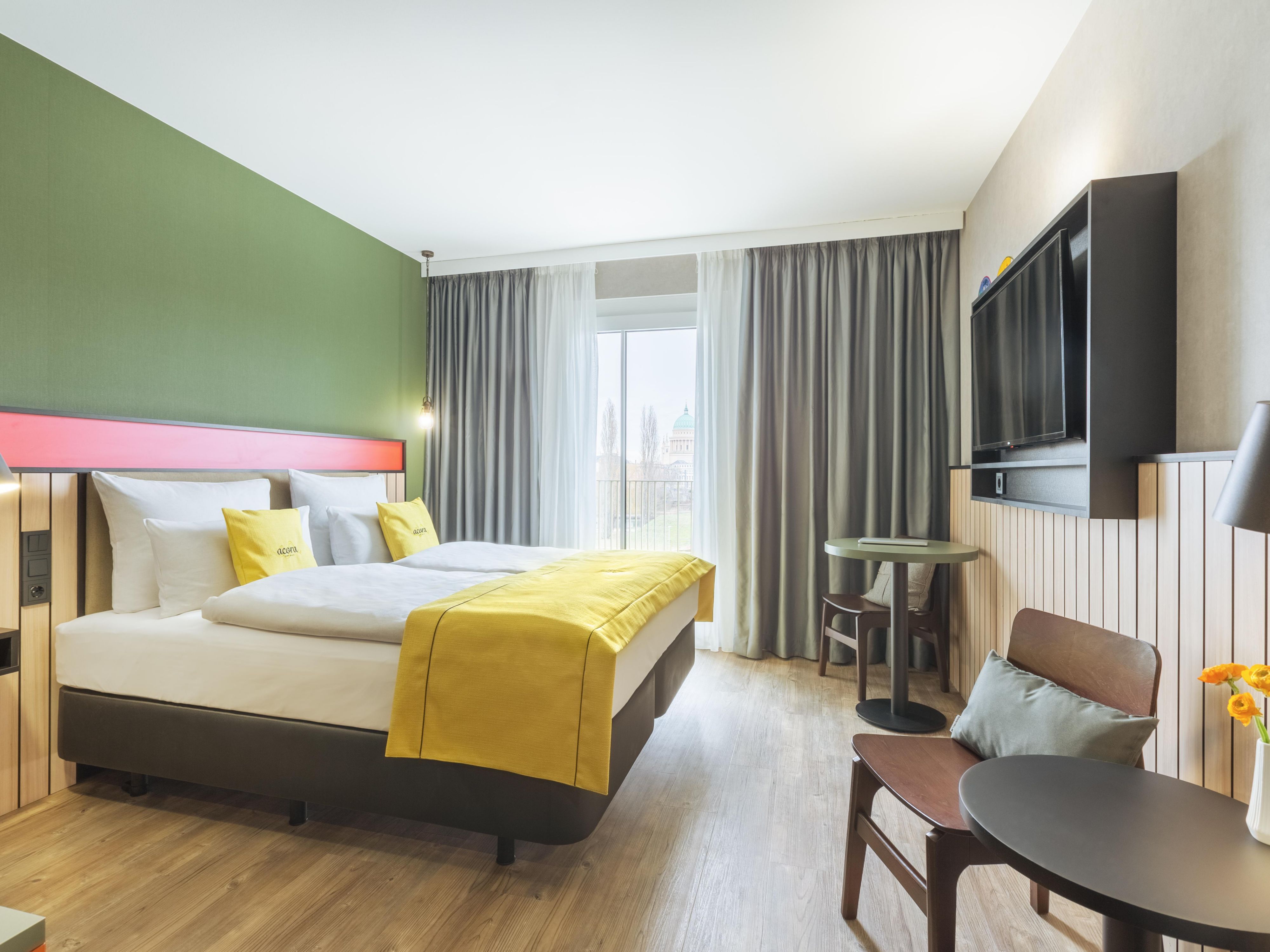 Make your summer escape to Potsdam even more rewarding! With our Stay Longer, Pay Less offer, enjoy exclusive savings on stays of 3 nights or more — plus complimentary breakfast to start your day right. The longer you stay, the more you save — up to 30% off our flexible bed & breakfast rate when booked in advance. Book now for a sunny getaway!