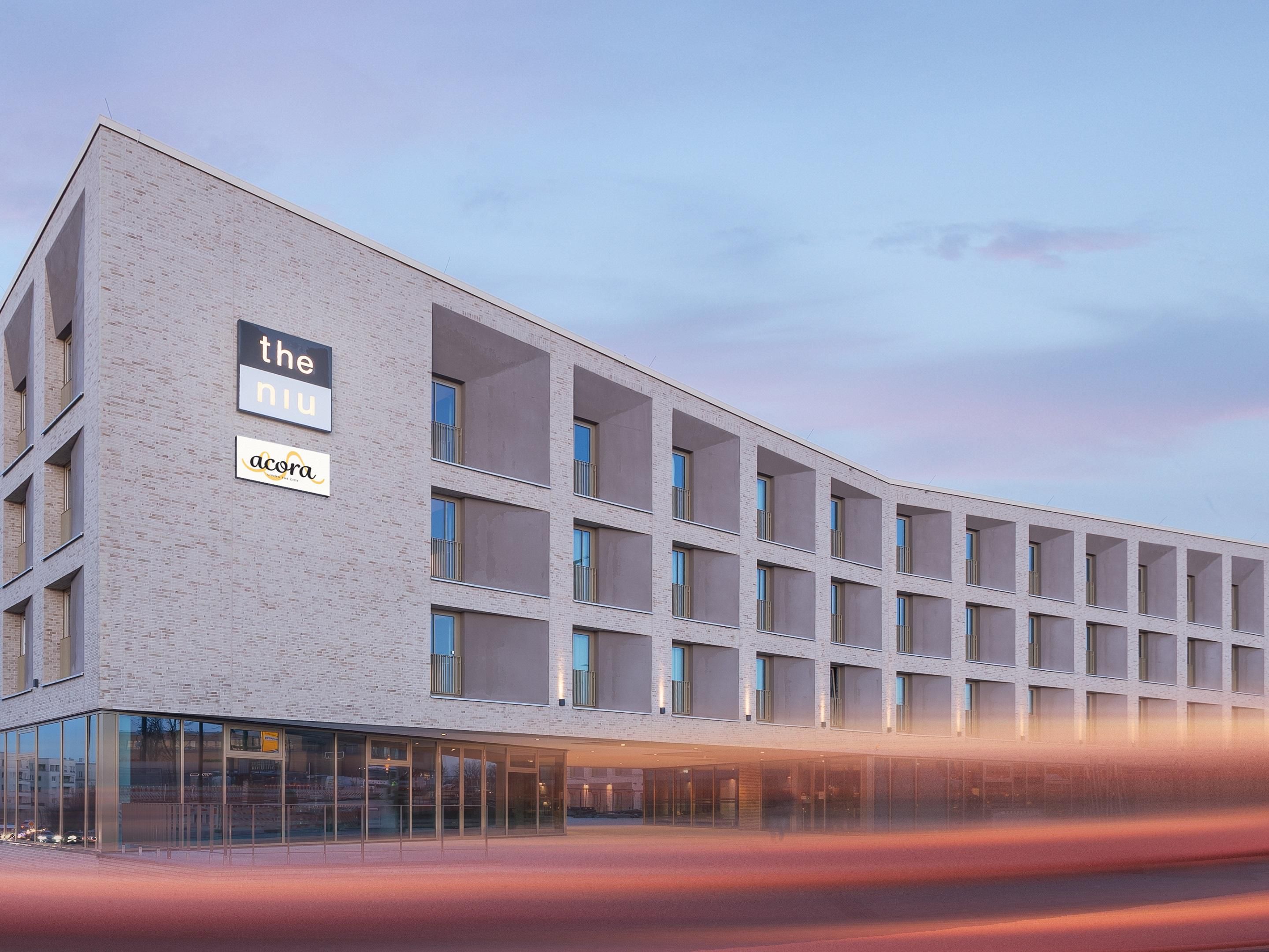 Our hotel’s prime location, just 200 meters from Potsdam’s main train station, makes exploring effortless. Enjoy seamless connections to Potsdam’s attractions, Berlin, and beyond. Whether you’re here for sightseeing or business, the convenience of nearby trains, buses, and trams ensures you’re always close to where you need to be.