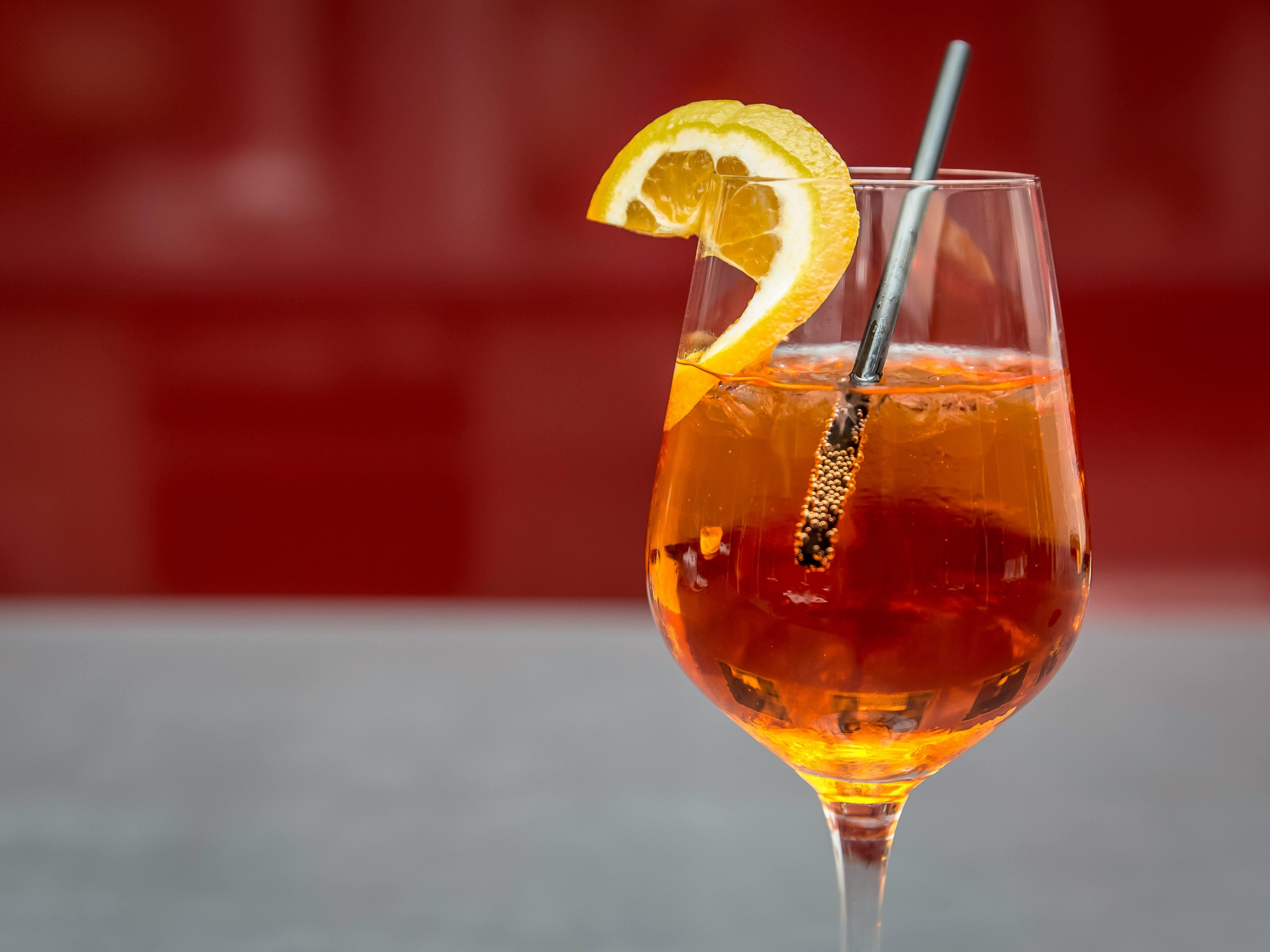 Treat yourself to a getaway at our hotel with cocktails for two. Enjoy a daily sumptuous breakfast buffet or an equivalent breakfast for 2. Benefit from a late check-out for a relaxed start to your day and parking, subject to availability. Our friendly team is happy to assist you in planning personalized experiences. Minimum stay: 2 nights.