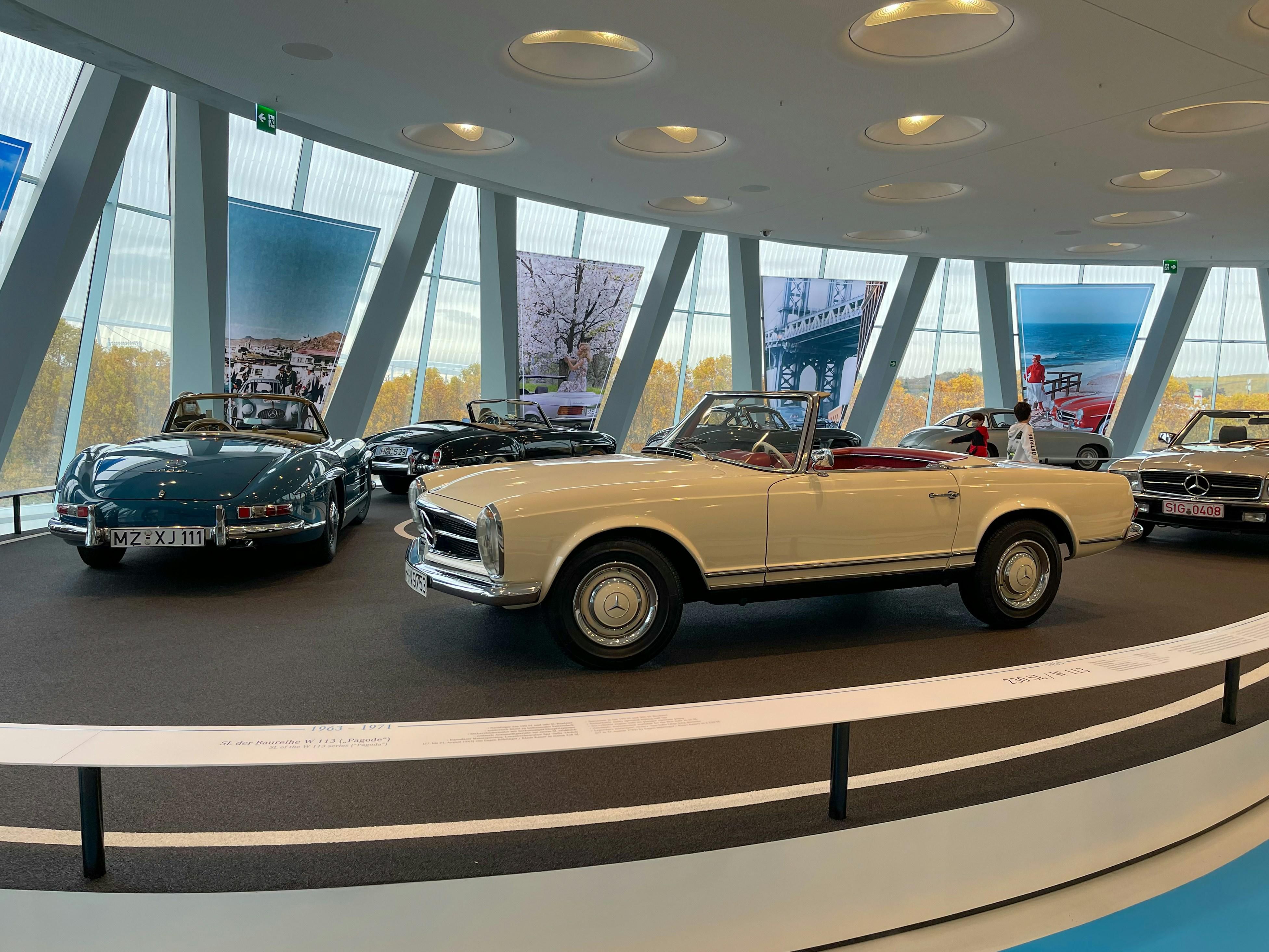 Discover the fascinating world of automotive history and stay overnight in our convenient location. Ideal for car enthusiasts and visitors to Stuttgart - comfortable, central and ideally located! Our hotel offers you modern rooms, friendly service and a pleasant atmosphere to make your stay unforgettable.