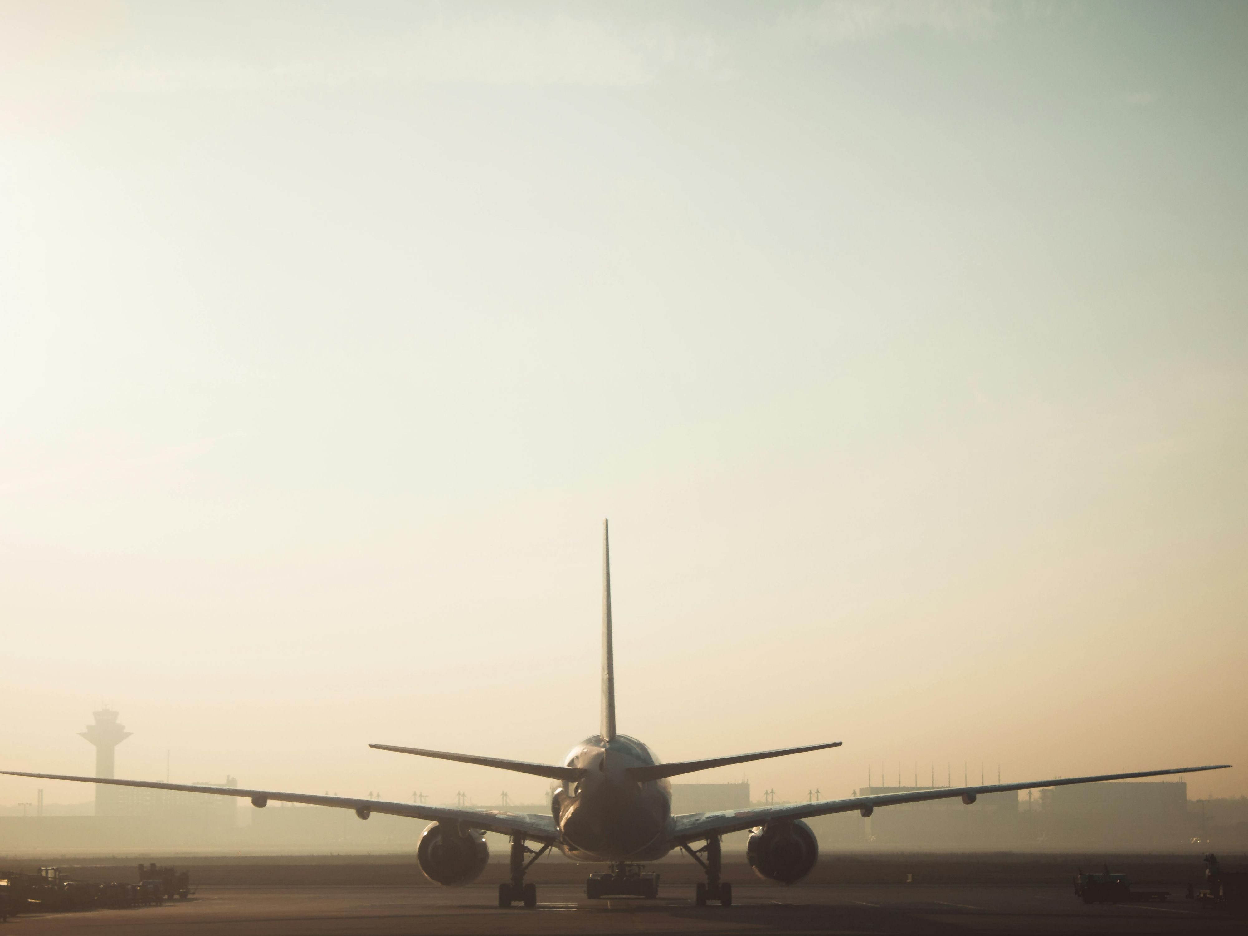Are you planning a business trip or a short stay? Our hotel is ideally located right next to Stuttgart Airport, so you can get to your flight quickly and easily. Relax in modern rooms and enjoy the best service. Whether you are an early riser or a late arrival - you are in good hands with us. Book now and start your journey worry-free!