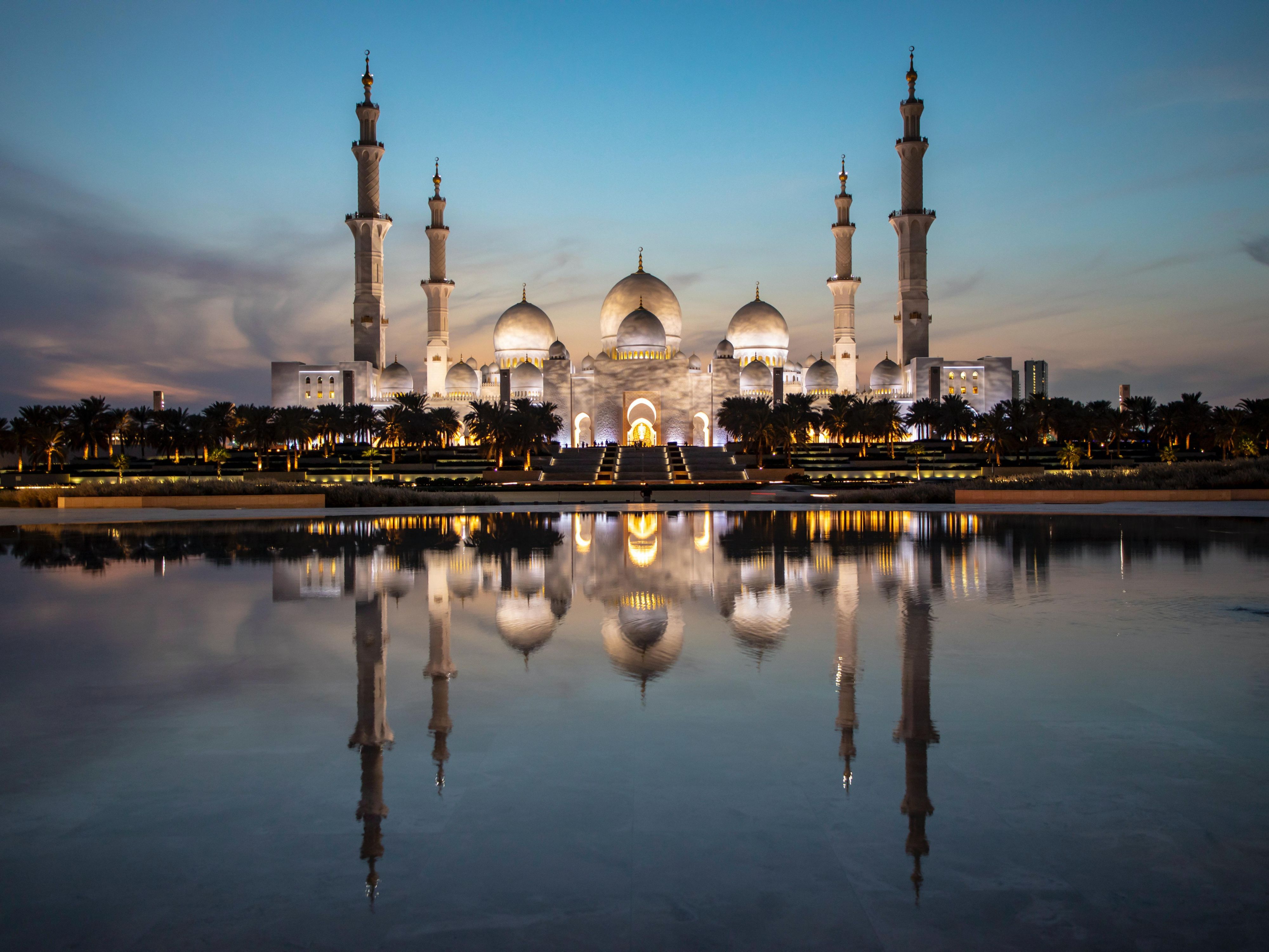Guest Announcement: Holiday Inn Abu Dhabi is pleased to inform all in-house guests that a complimentary shuttle service is available to key attractions, including Sheikh Zayed Grand Mosque, Hudayriat Beach, Mushrif Mall, and Khalifa Park. For the shuttle schedule and seat reservations, please contact concierge at 02 657 4805.