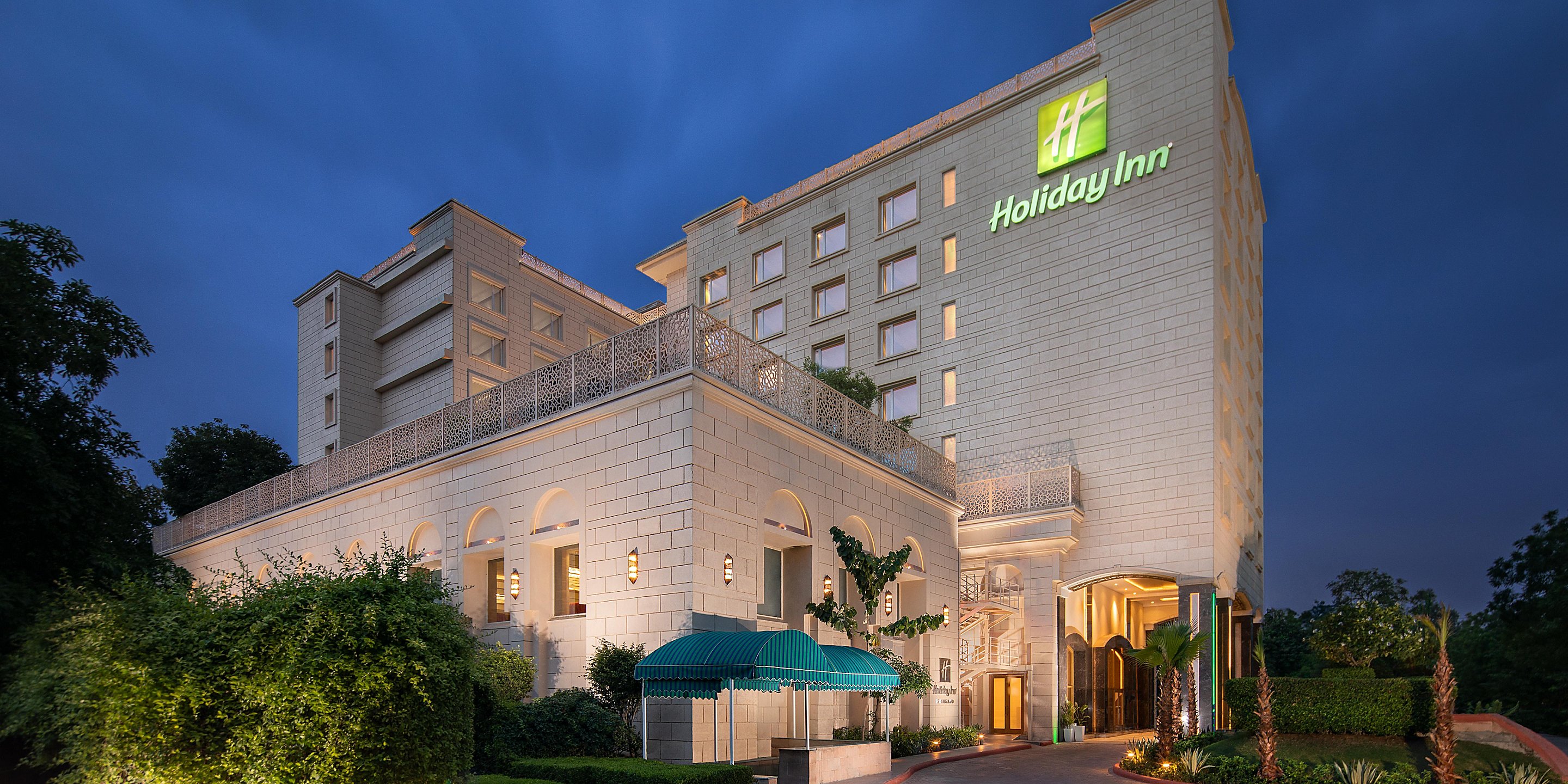 Holiday Inn Agra MG Road - Hotel Exterior Night View