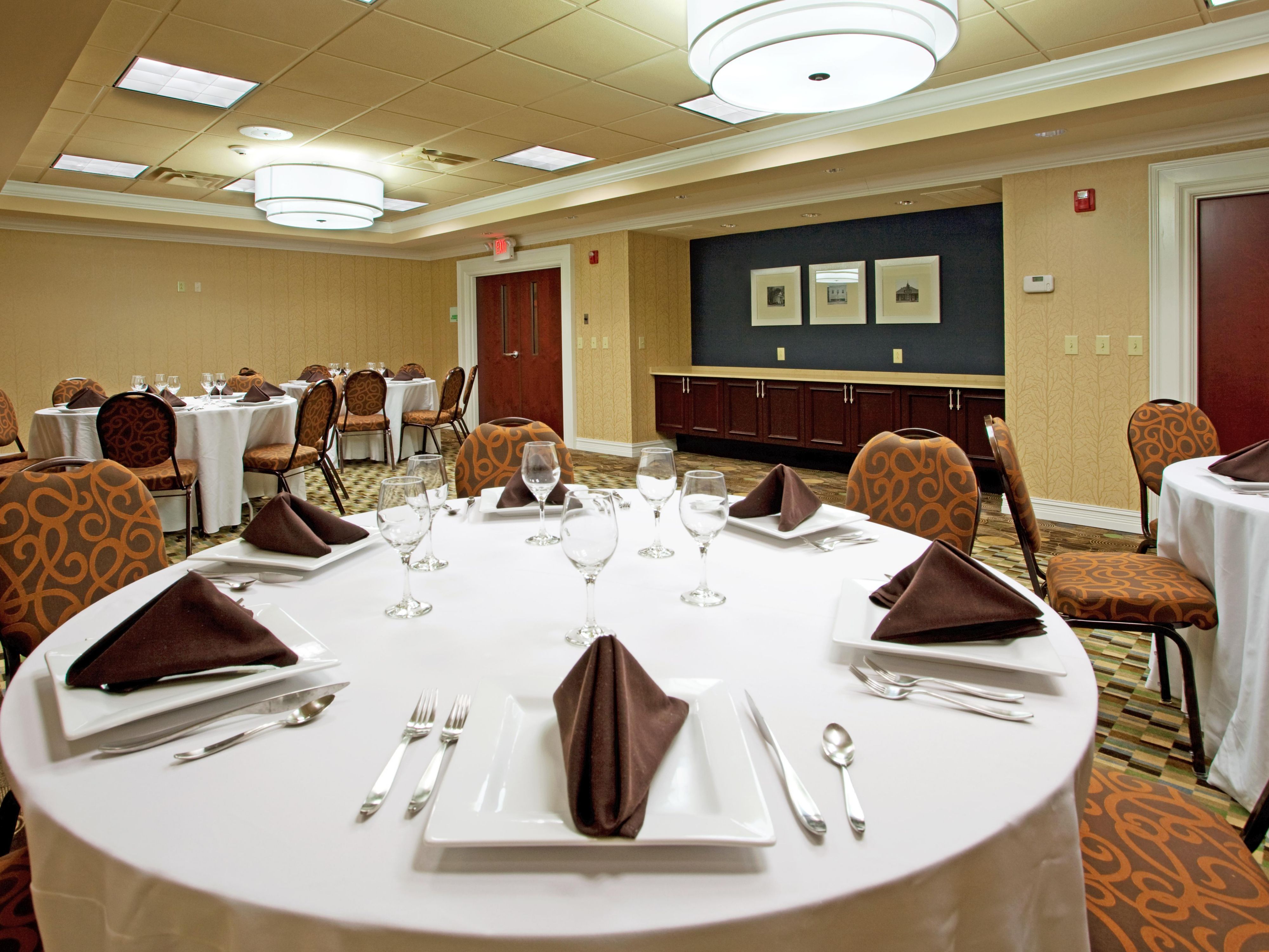 With over 800 sq. ft. of meeting space we can accommodate events from 15 guests to 50 guests. Our seasoned staff will assist you from your initial inquiry until the conclusion of your event. We take your vision and make it a reality.