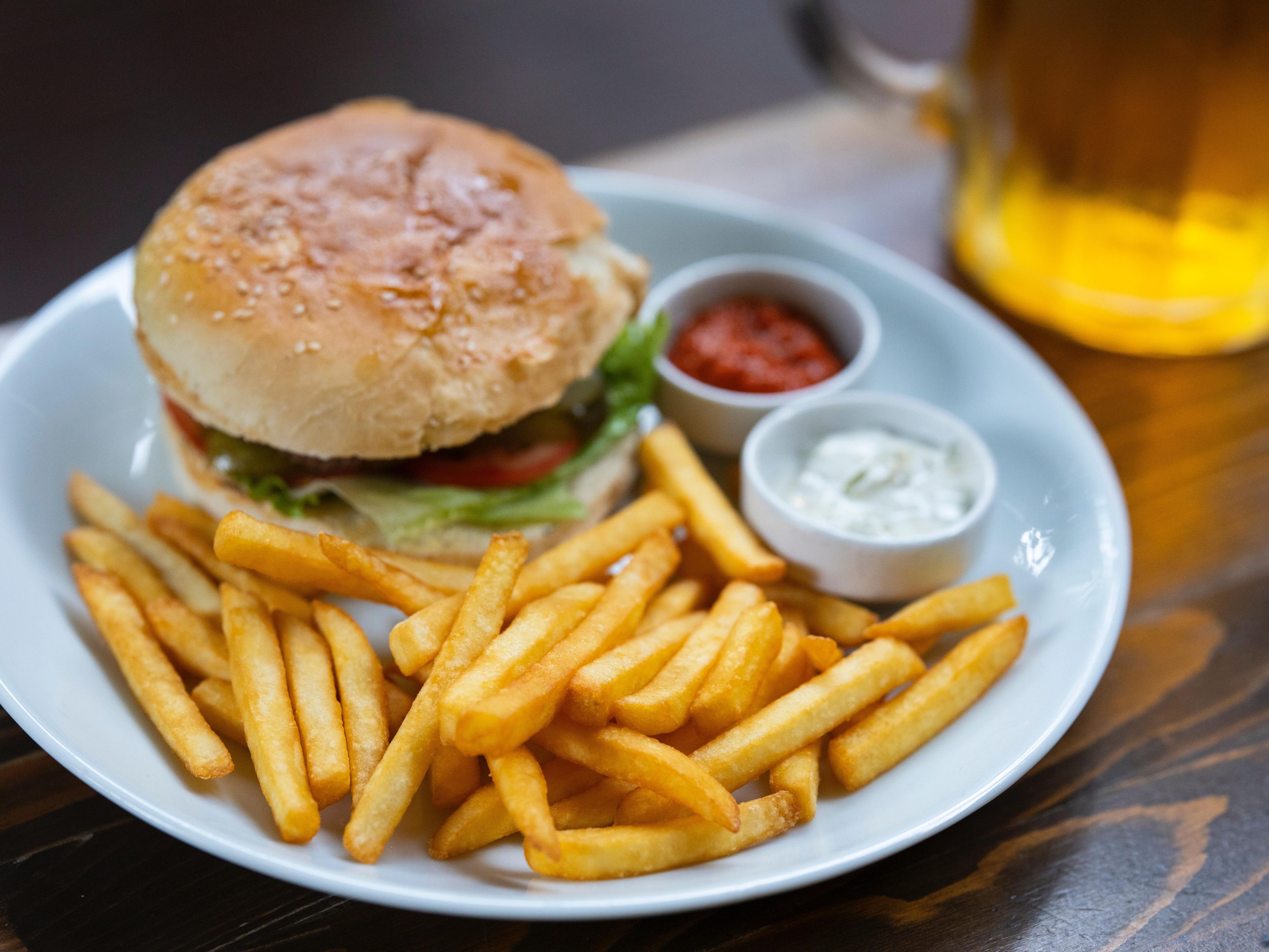 Grab a burger and some fries while watching the game at Carter’s Grill in Ardmore. We offer a cozy grill and bar featuring a variety of great foods, that is sure to meet your needs!