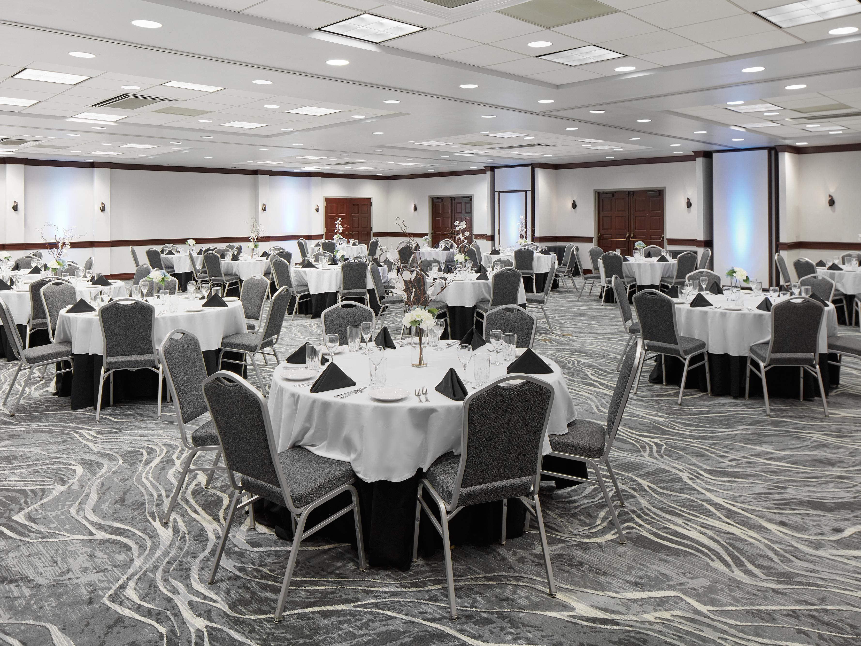 We are the perfect venue to hold your event with over 4,000 sq. ft of newly renovated, meeting space. Offering a convenient location just off I-40 and only ten minutes from downtown Asheville. From our ballroom to board room, to our outdoor pool lawn, we are more than capable of hosting any events from large to small. 