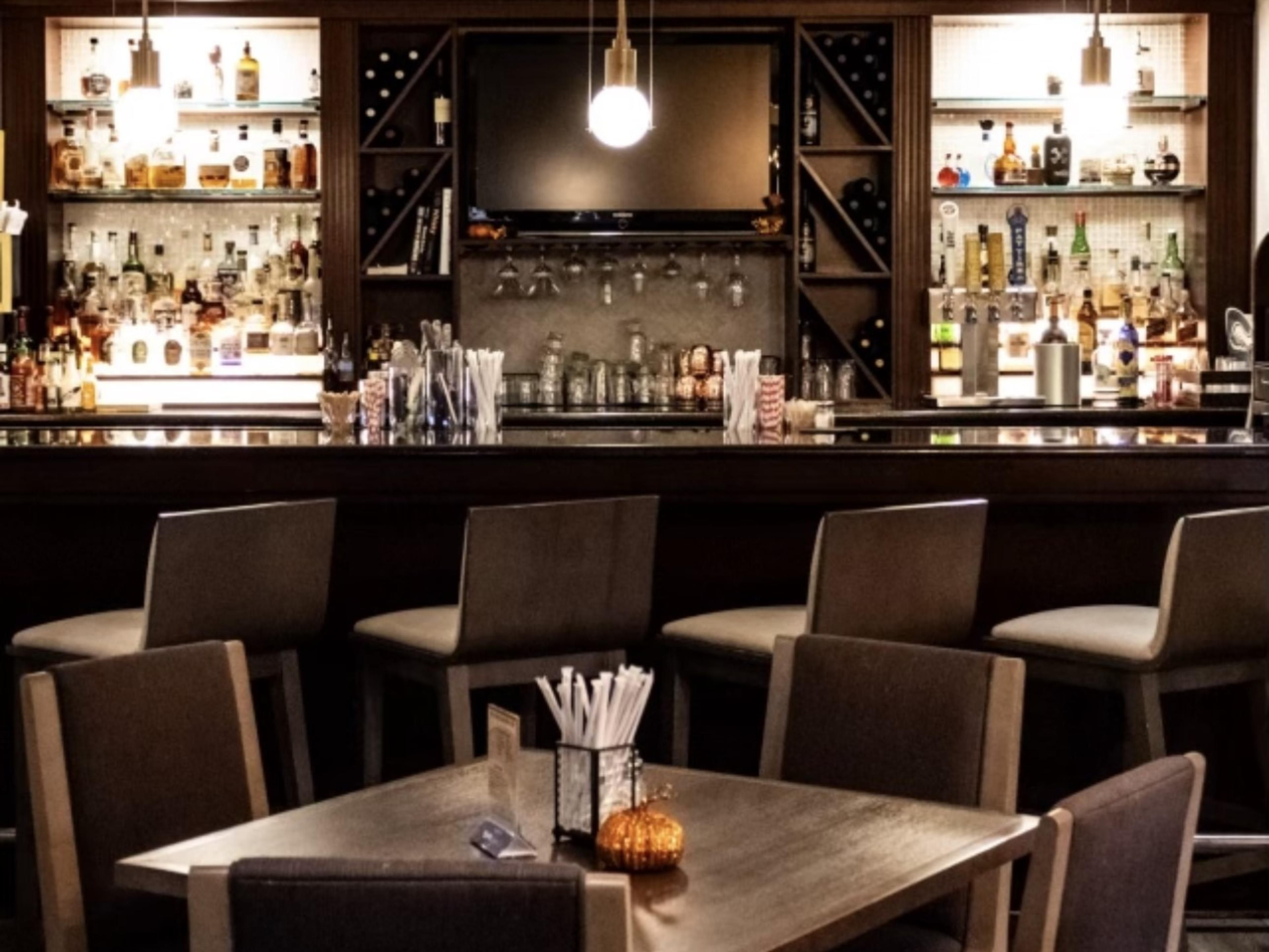 Discover The 435 Grill, our inviting on-site bar & restaurant. We proudly serve delicious breakfast and dinner daily, featuring seasonal menus and fresh ingredients. It's the perfect spot to start your day or unwind with a great meal after exploring the local area.