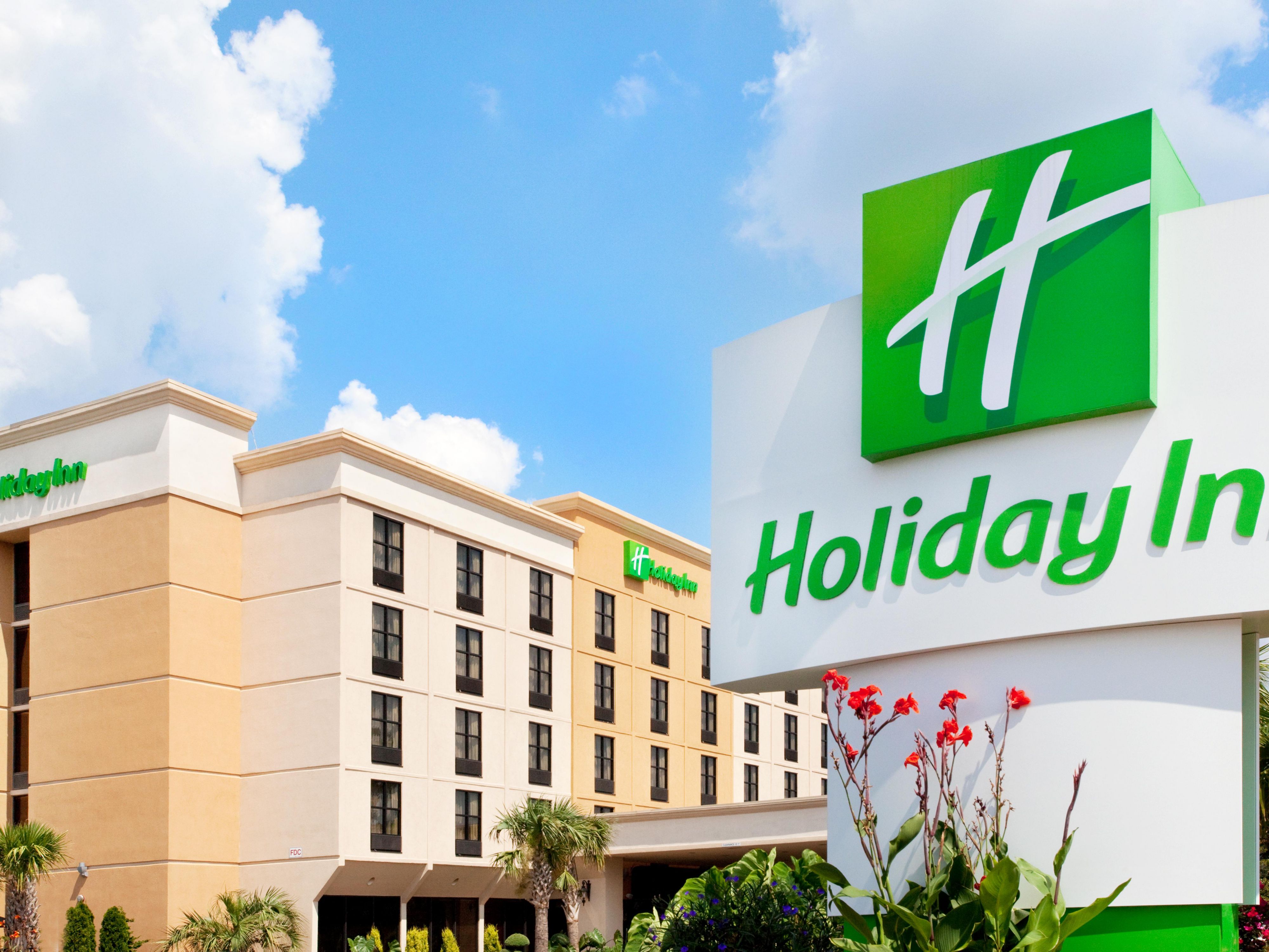 Атланта отзывы. Открытка Holiday Inn. Безопасность Holiday Inn. Holiday Inn девушка.