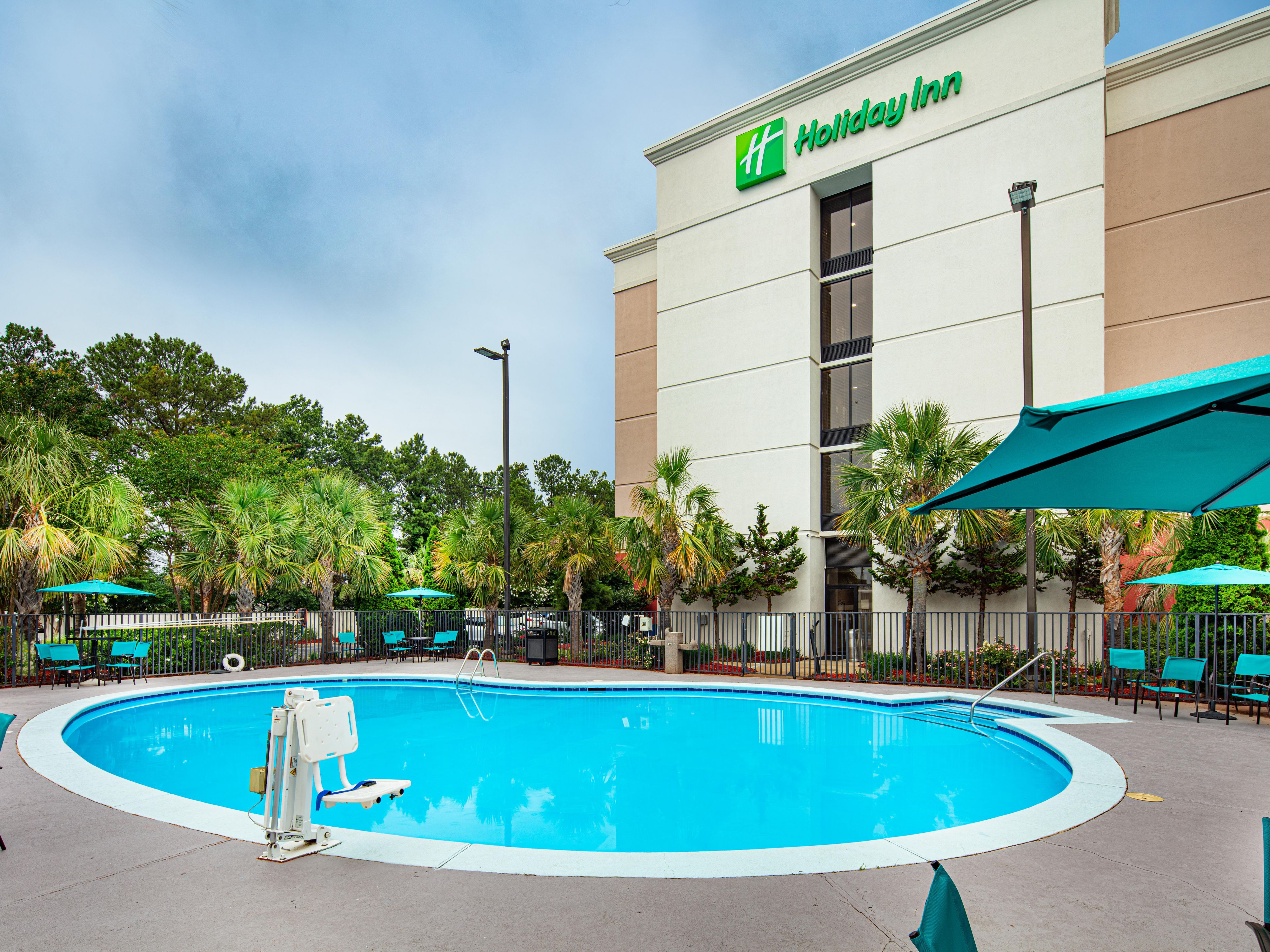 Beat the Georgia heat at the Holiday Inn Atlanta-Northlake! Enjoy a refreshing swim in our inviting outdoor pool, the perfect amenity for unwinding after a long day of work or sightseeing. It's a great way for the whole family to relax and enjoy their stay.