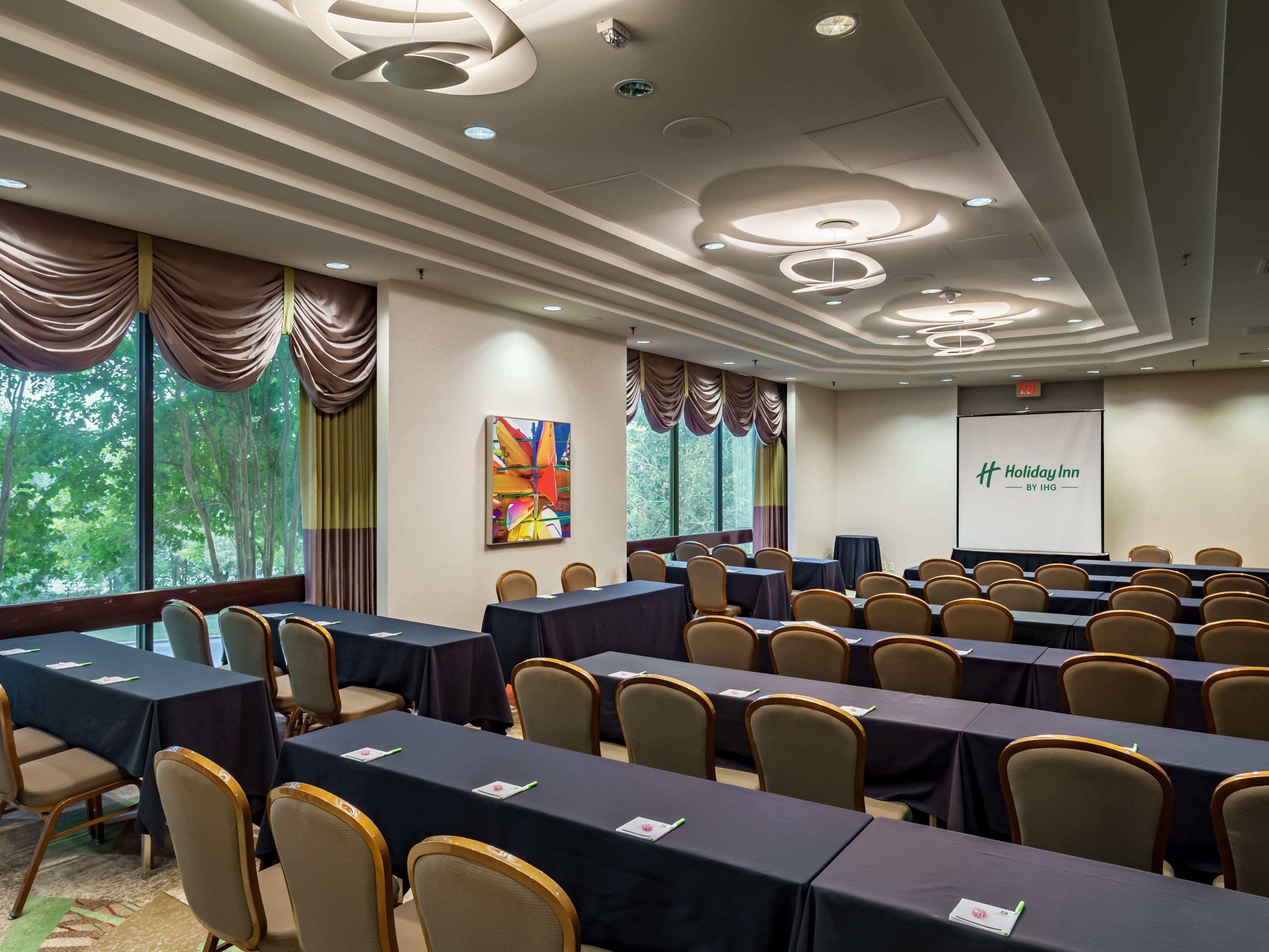 Hold your corporate event or social affair at the Holiday Inn Austin-Town Lake and enjoy inviting spaces and premium services in Austin. Big on hospitality, amenities, and services, our Austin facilities feature everything from our 10-person boardroom to our 2,880-square-foot lakeside ballroom overlooking scenic Lady Bird Lake.