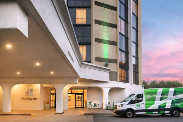 Holiday Inn Austin-Town Lake