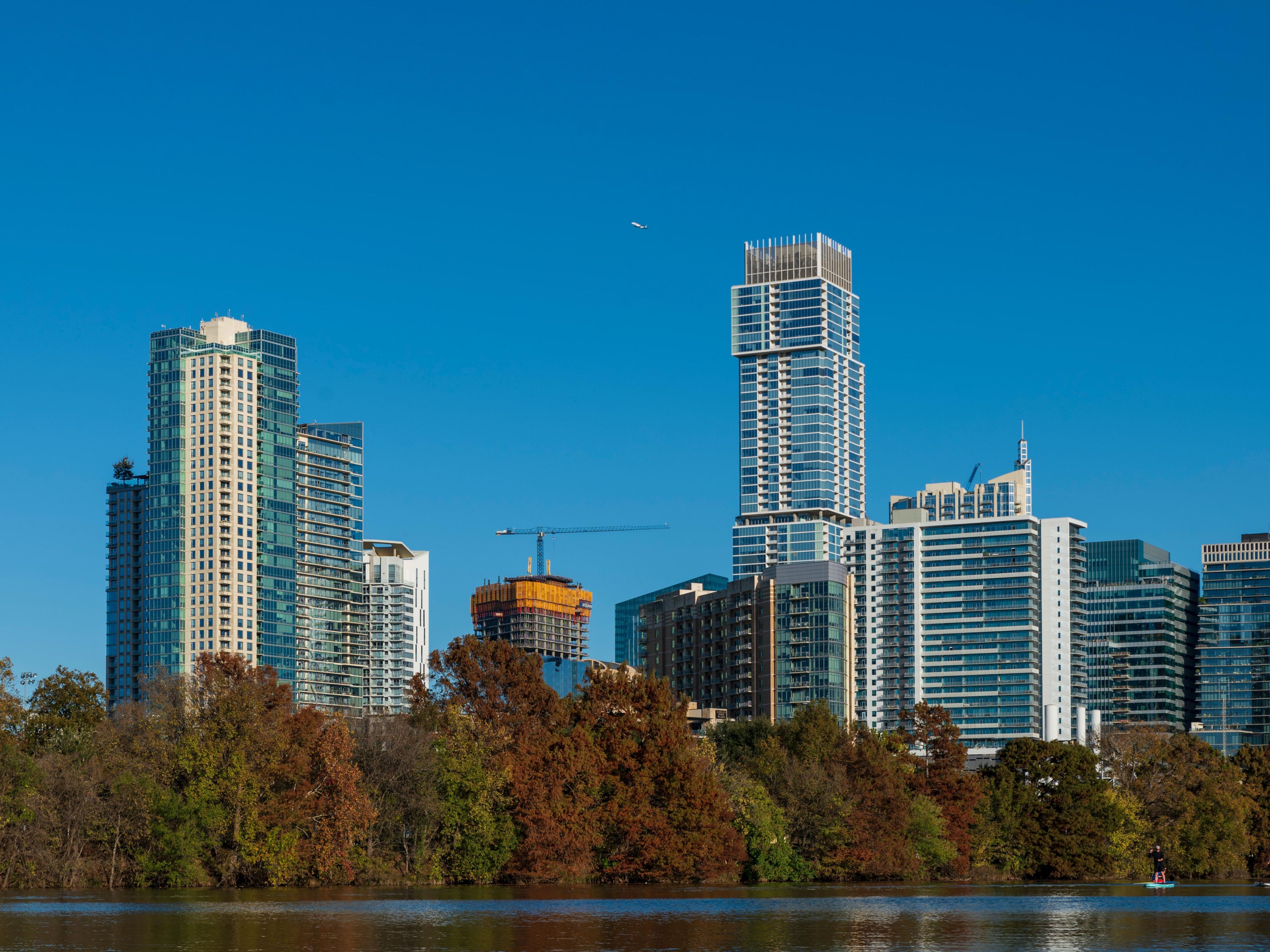 Shop world-class brands and local favorites just minutes away. The Domain, The Arboretum, and Domain Northside offer upscale shopping, dining, and entertainment in walkable open-air settings. Enjoy Austin’s best retail experiences near the hotel.