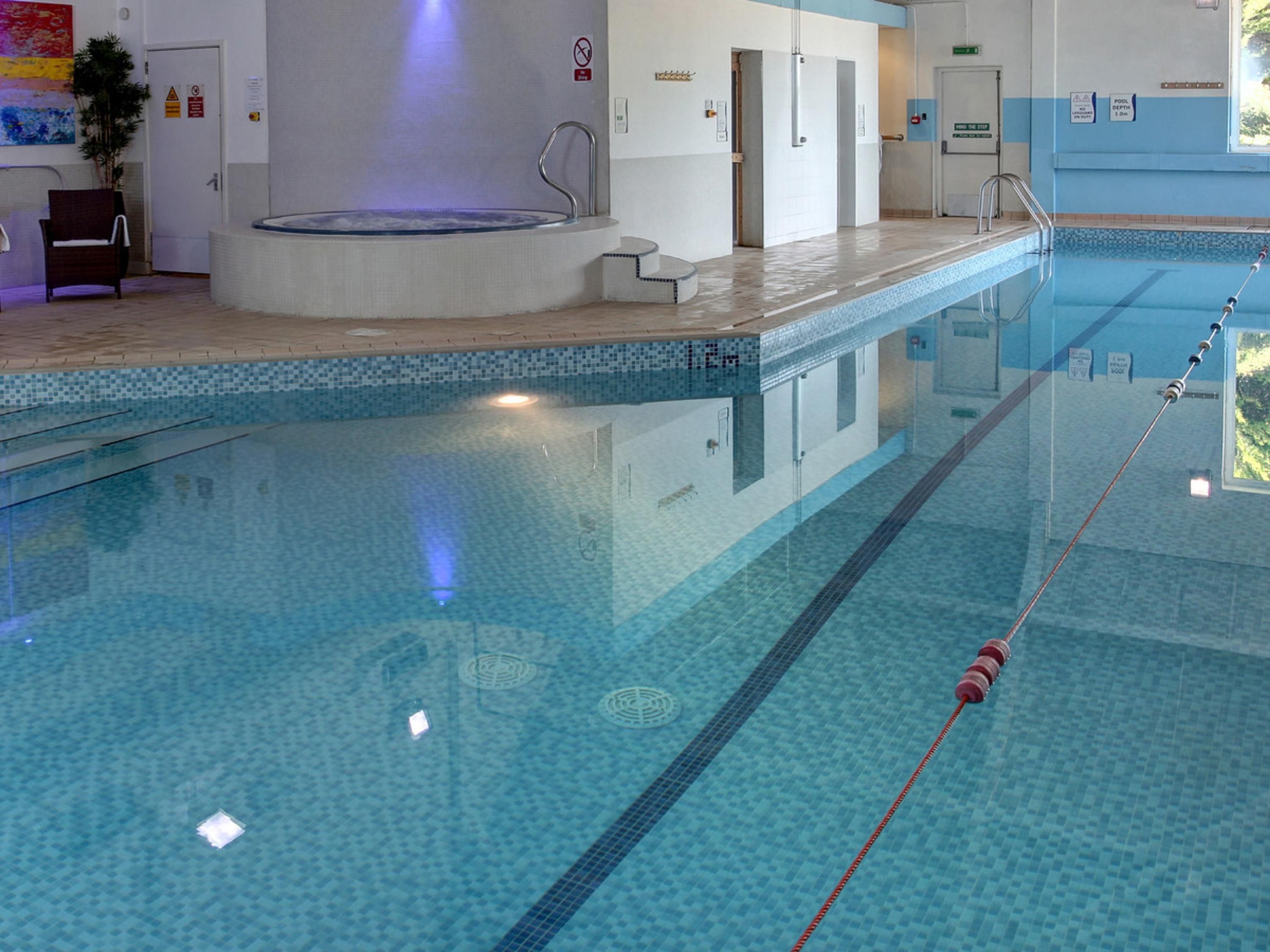 When you stay at the Holiday Inn Aylesbury, you can enjoy the very best in gym and spa facilities, equipment and training. Hotel guests, members and visitors can benefit from access to our gym and pool facilities, with great rates for gym memberships and personal training packages. 