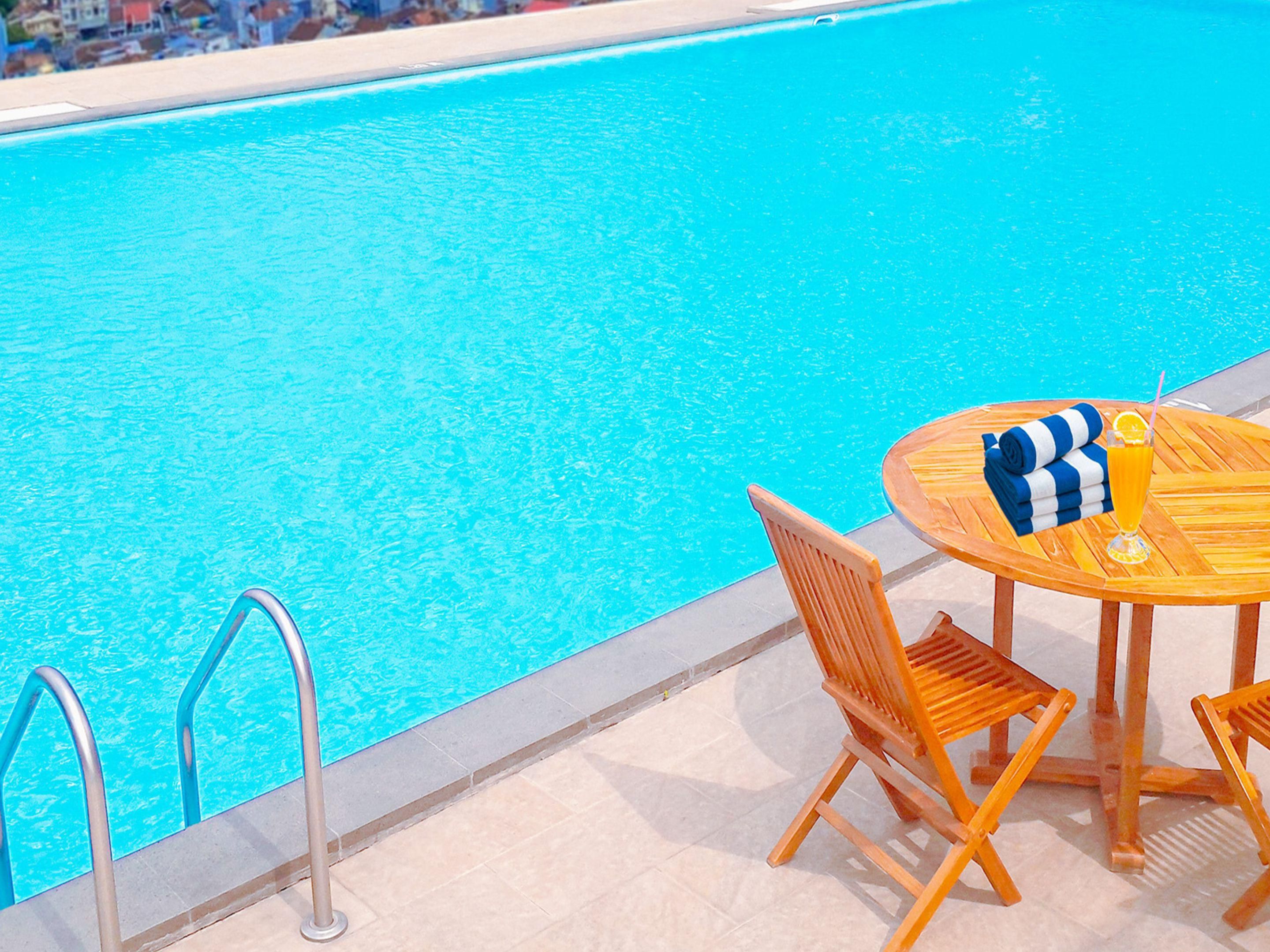 Outdoor Pool Infinite
