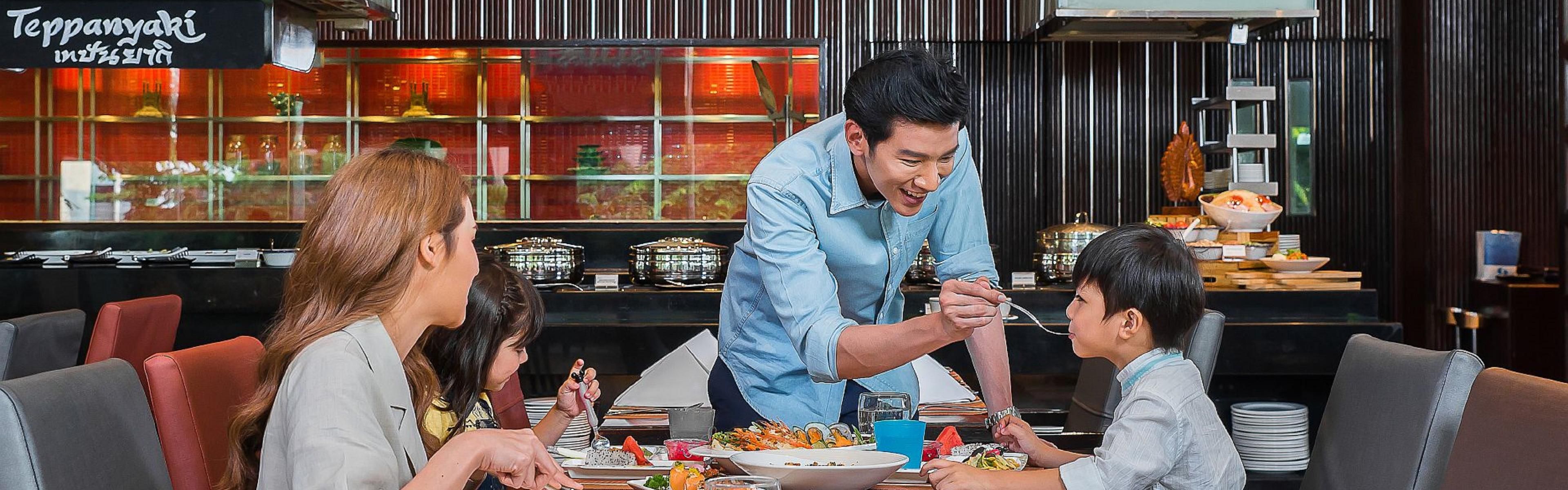 Restaurants Near Holiday Inn Bangkok Silom