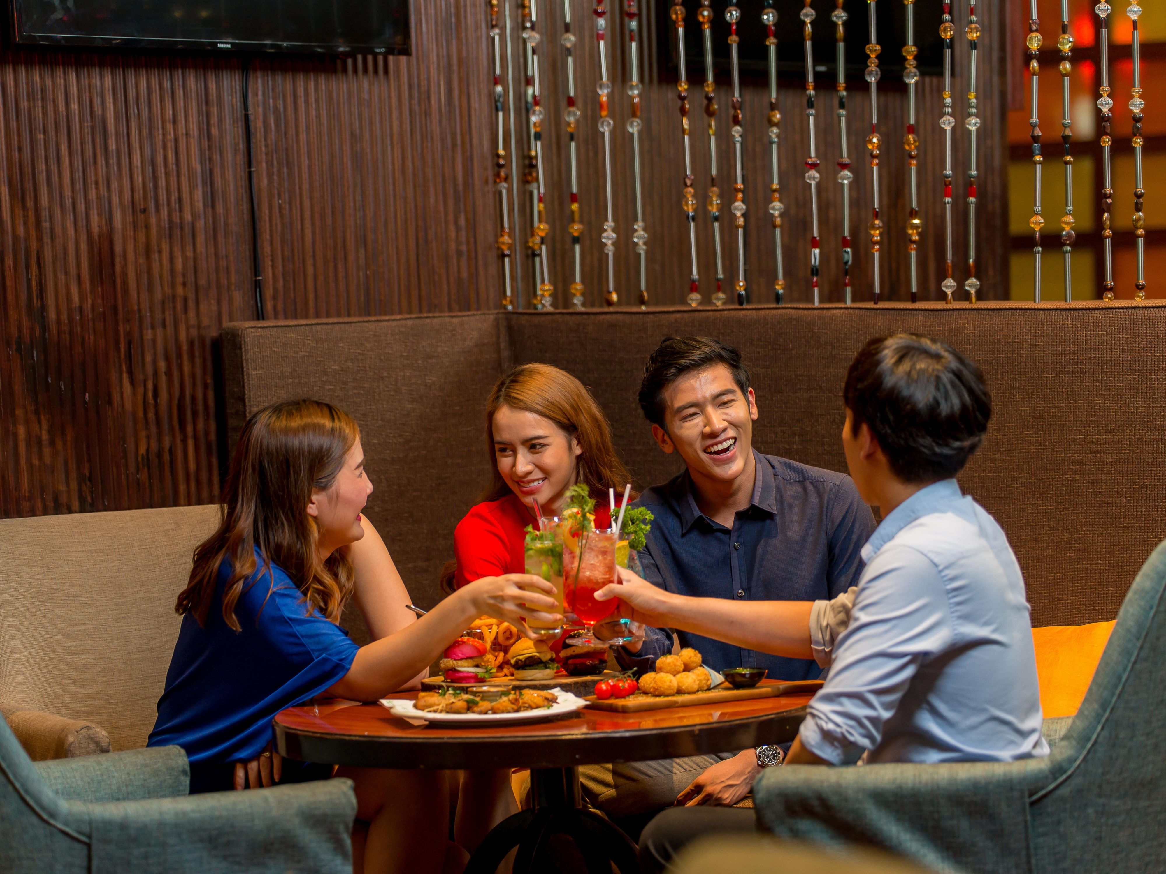 Unwind after a long day at Hari’s Bar, your perfect spot fine beverages, savoury snacks, and great vibes. Enjoy live music and Happy Hour from 4:00 pm to 7:00 pm daily. Whether you're here to relax or celebrate, Hari’s Bar is open every day from 4:00 pm to 1:00 am.