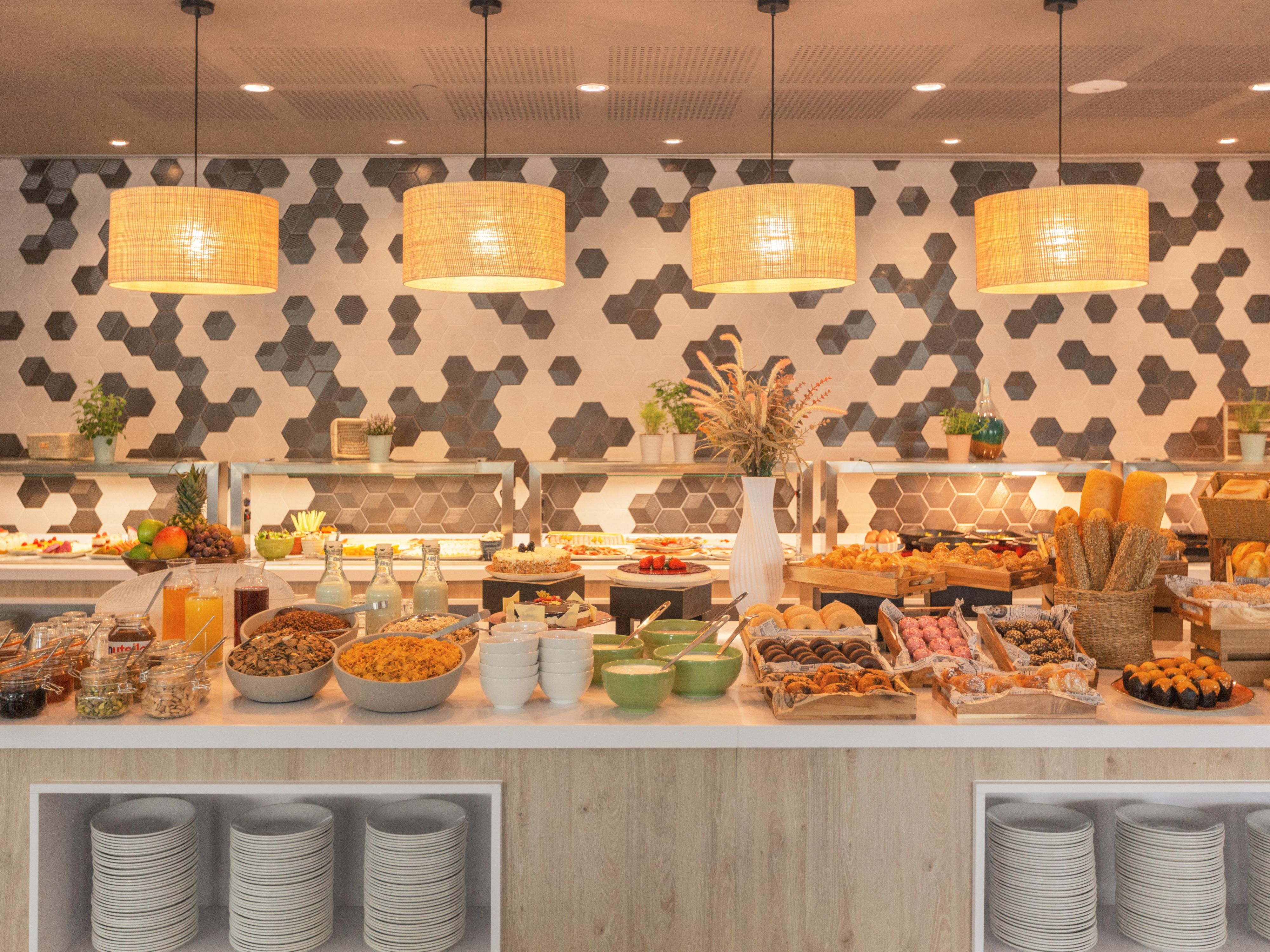 Begin your day with our delicious breakfast buffet, offering a variety of both hot and cold selections. Indulge in classic favourites such as scrambled eggs, savoury ham, and freshly baked pastries, or enjoy a refreshing assortment of fresh fruit. It’s the perfect way to fuel your morning with satisfying choices for every taste.