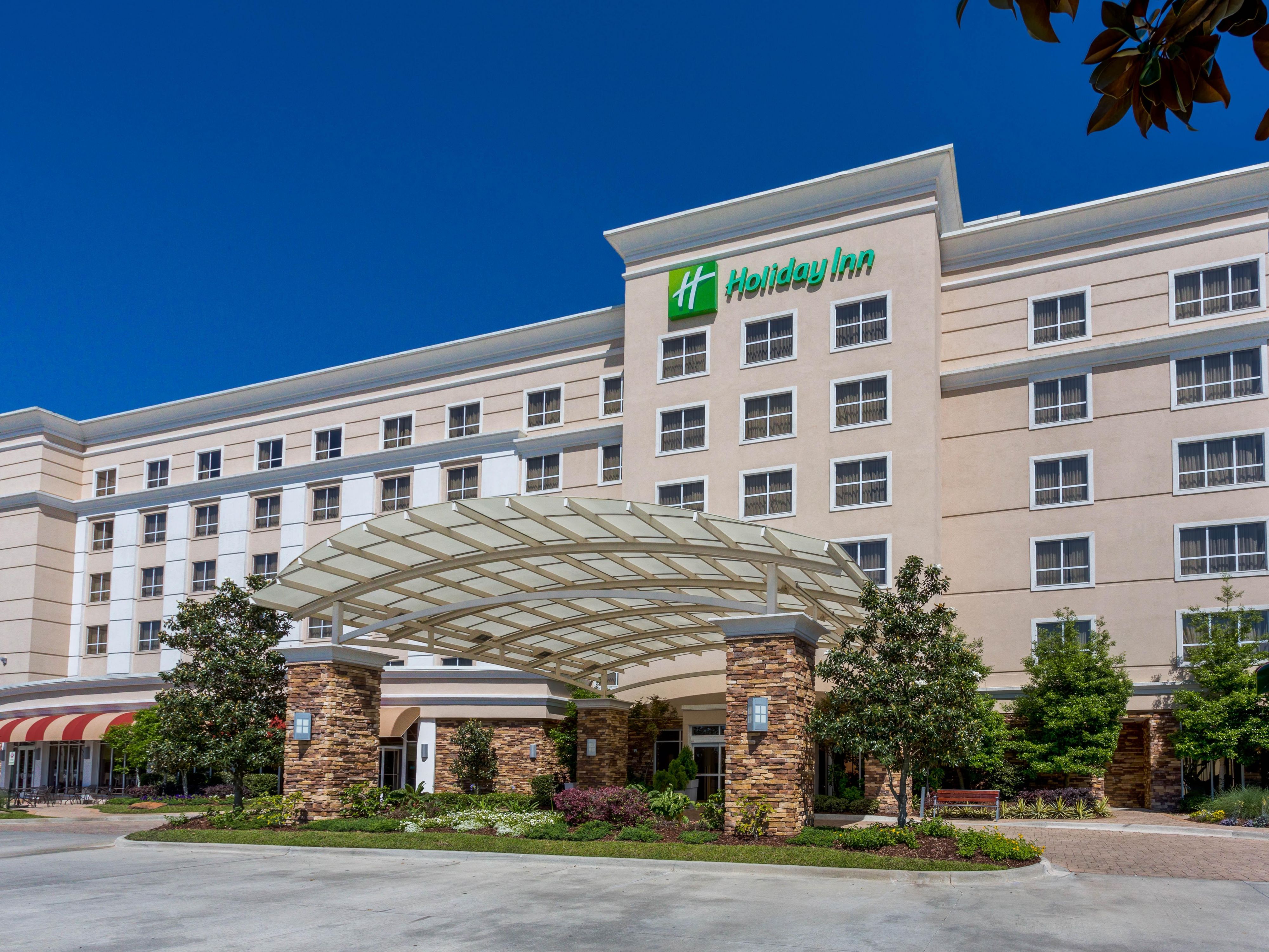 The Holiday Inn Baton Rouge College Drive I-10 is located on the Southeastern part of Louisiana along the Mississippi River. It's situated on College Drive and Constitution Avenue and is one of the most convenient hotels near LSU campus. With direct access to I-10, our hotel is the perfect home base for business and leisure travelers. 