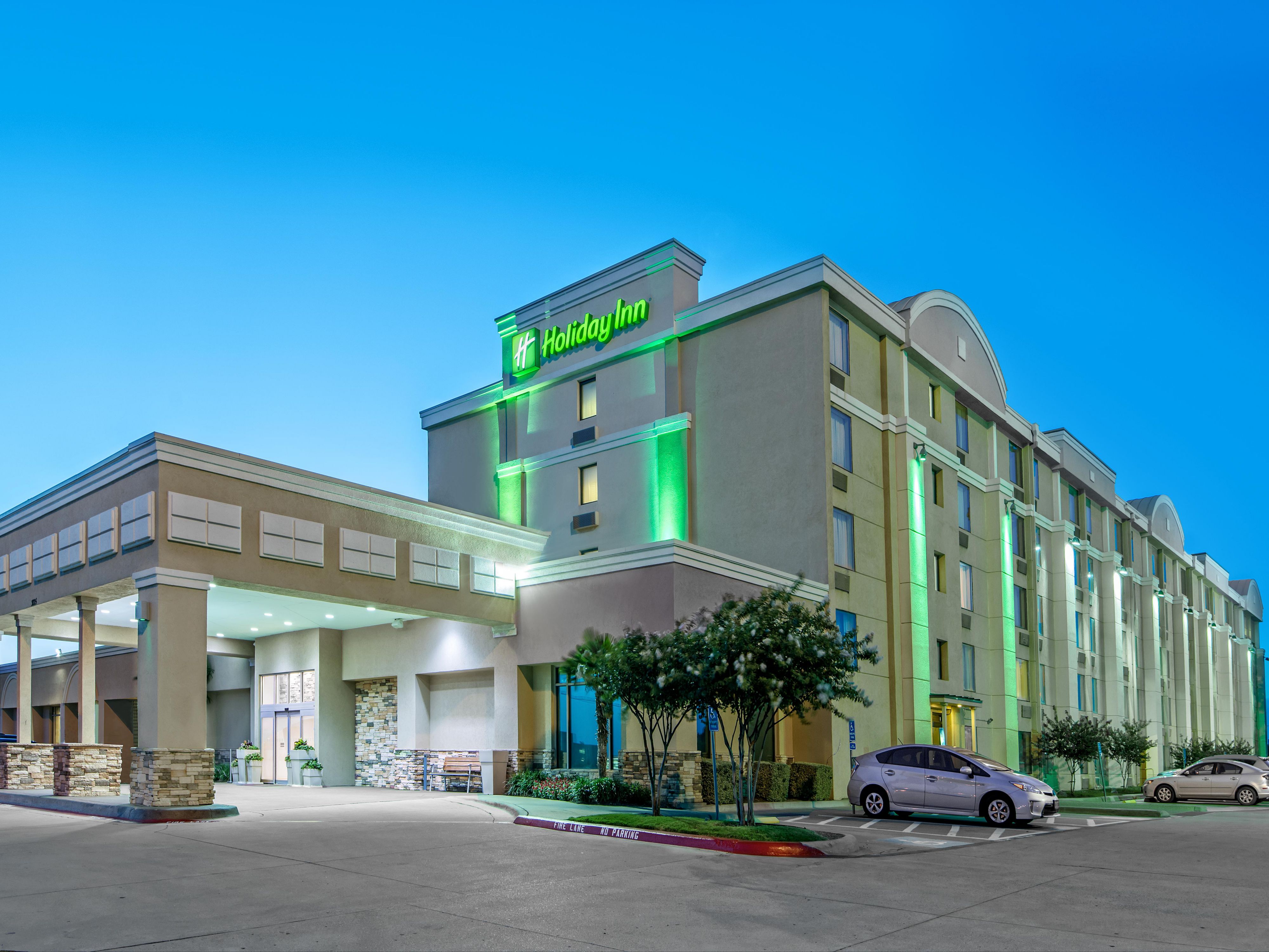We are perfectly located close to the Dallas Ft. Worth International Airport. Come and experience the ease of a Pre or Post night stay. Complimentary Shuttle service also included to and from the airport.