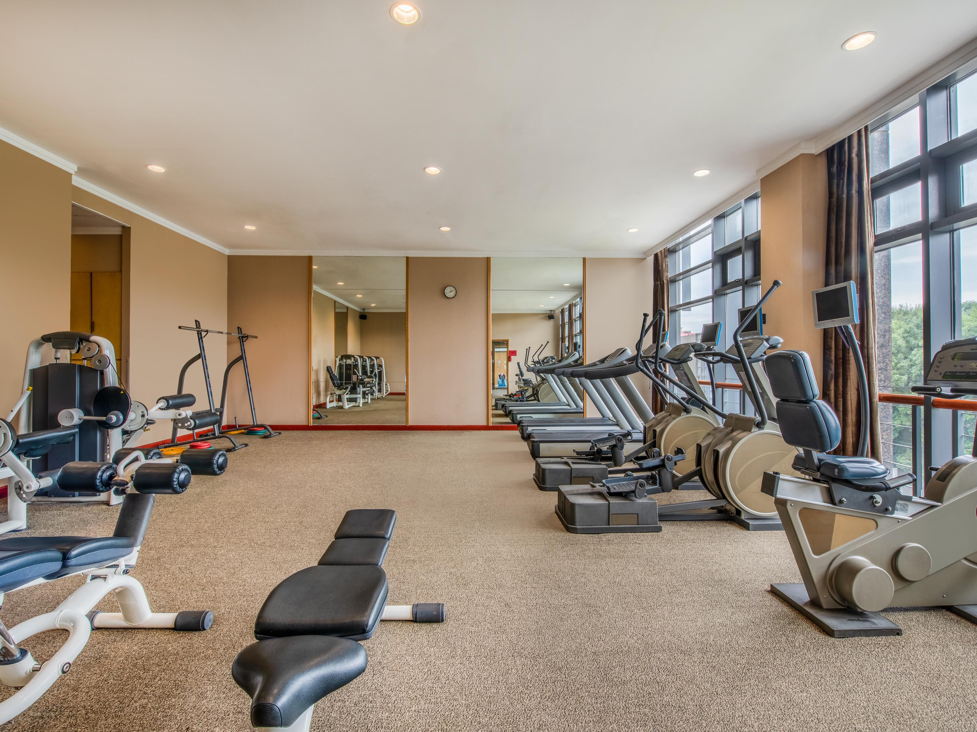 How to relax after a day of work? How can you keep workout every day? We can help you on that. Our Health Club equips with various fitness equipment, indoor swimming pool, which can meet your needs for workout. The sauna room and steam room can make you relax.