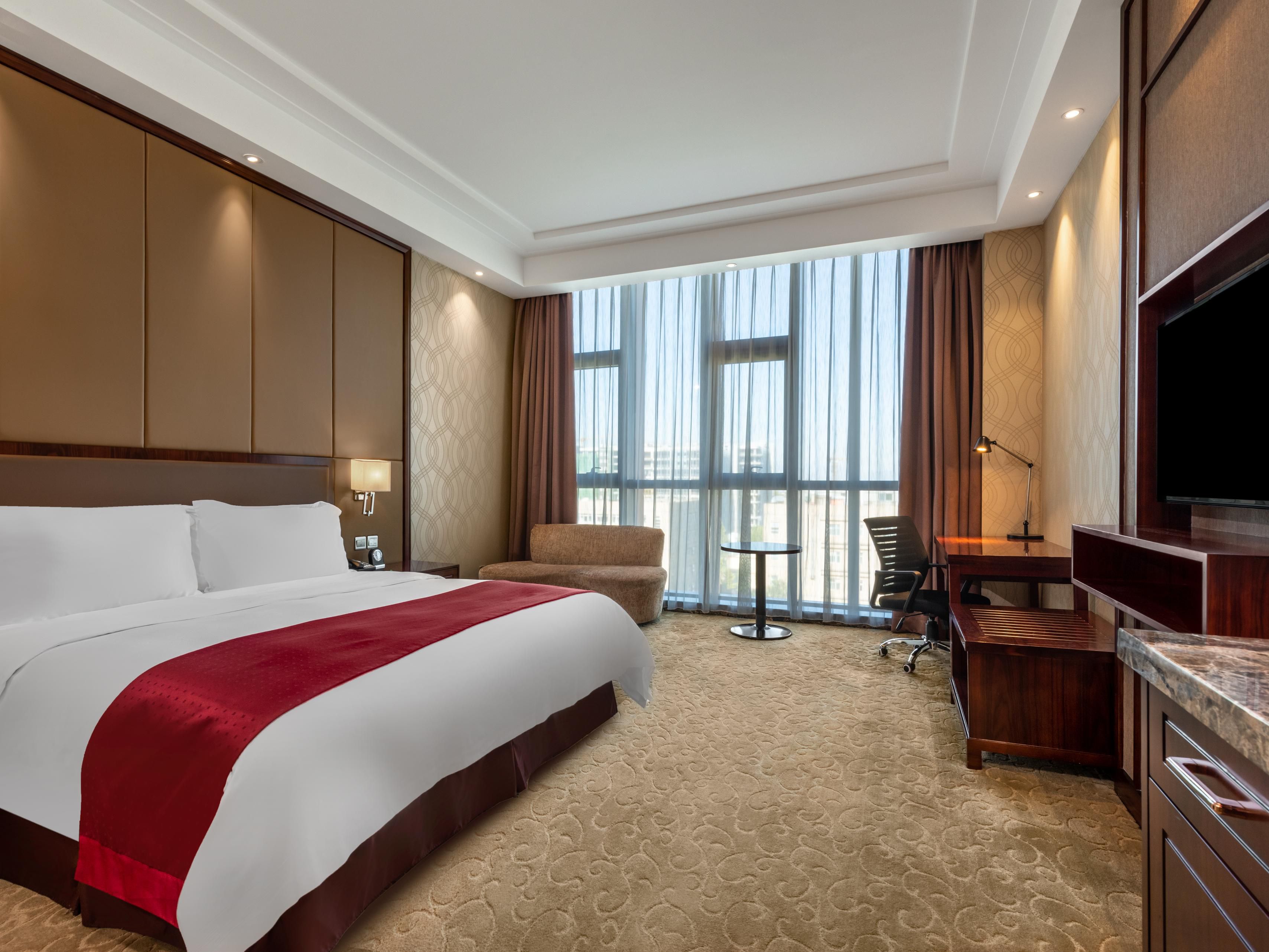 Beijing airport hotel. Holiday Inn Beijing Chang an West. Hotel in Beijing in Muslim. Hotel in Beijing in Muslim Quarter.