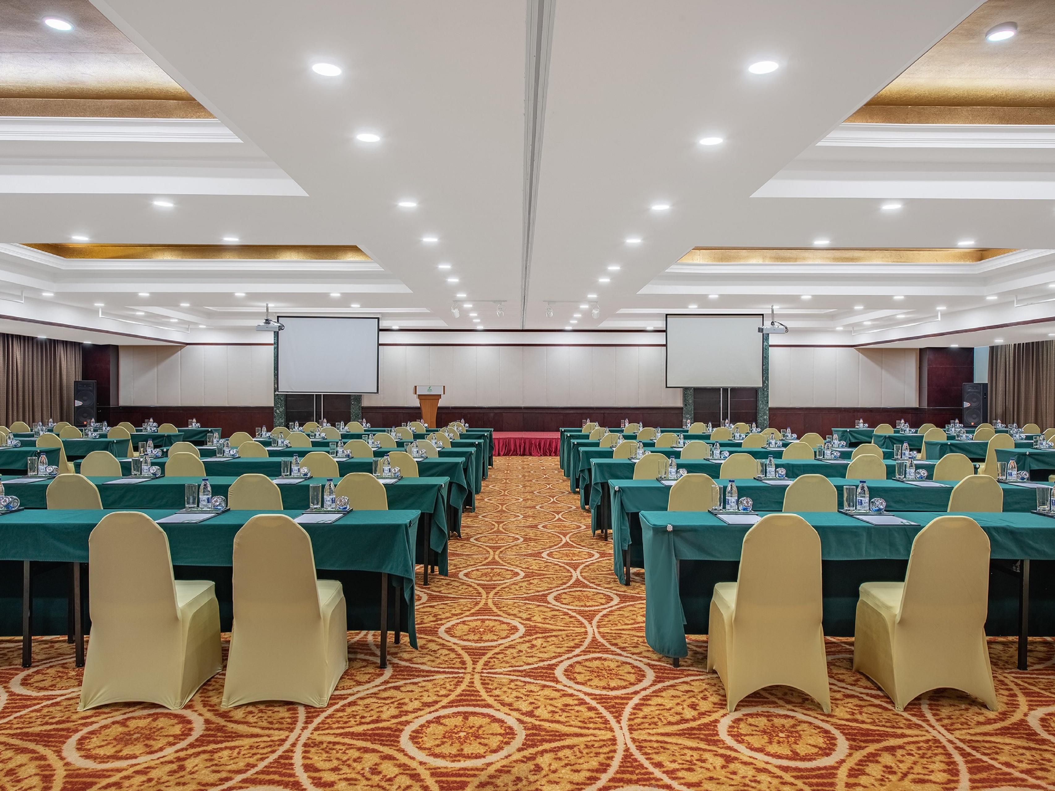 With the 470m2  pillar less Grand Conference Hall which can available for 300 persons meeting classroom, and it can be partitioned into 2 separated meeting rooms.