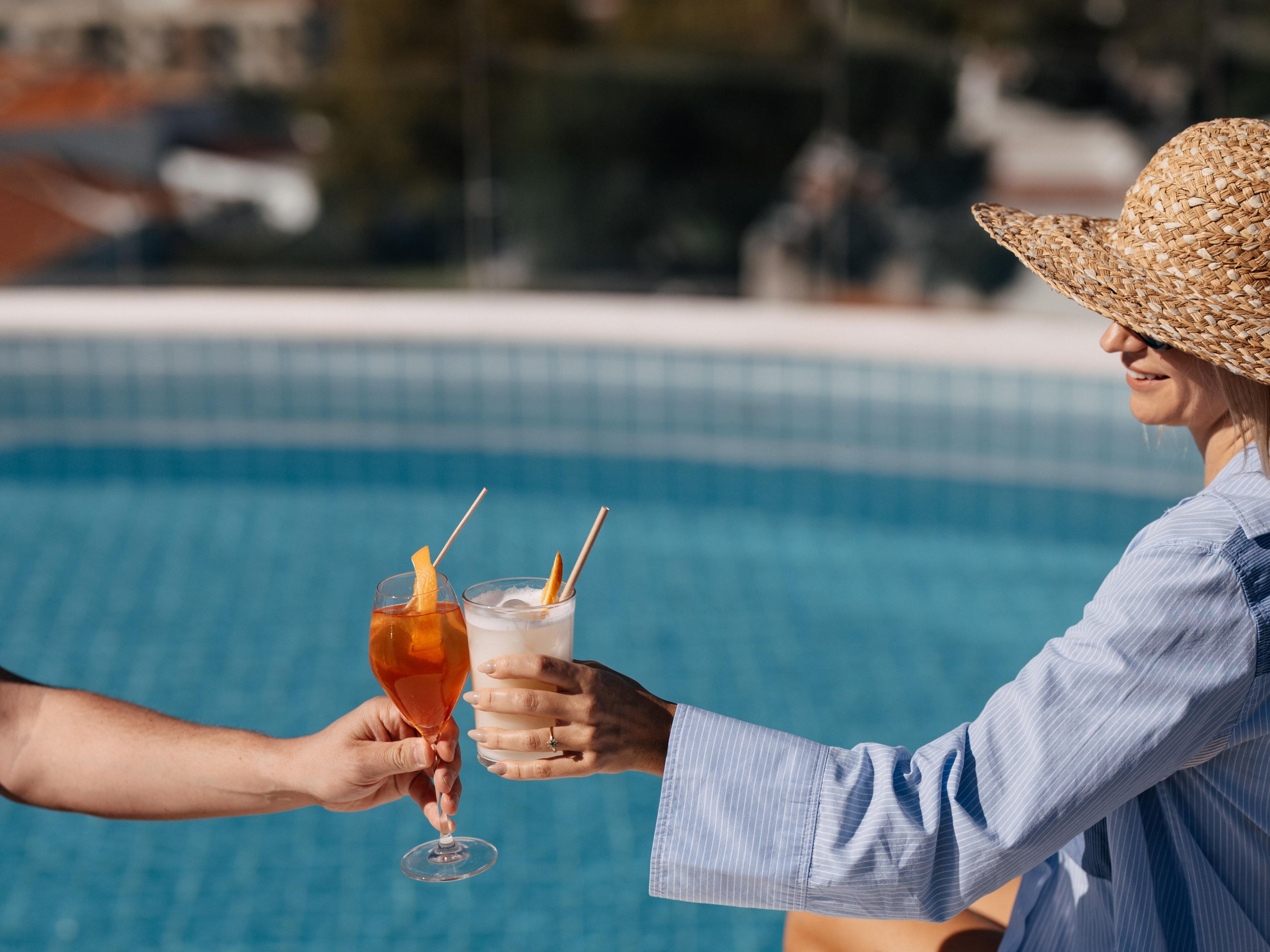 You're invited to our weekly rooftop parties, where the energy is high and the summer atmosphere is in full swing. Enjoy the sounds of our DJ while soaking up the views and beautiful Alentejo evenings from 6 PM to 9 PM. Best of all, entry is free of charge. Contact us for more information.